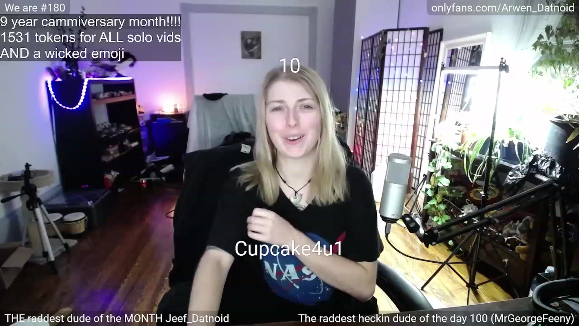 Gallery image thumbnail from Arwen_Datnoid's myfreecams stream on, 12/19/2022, 04:13 image 20 of 20