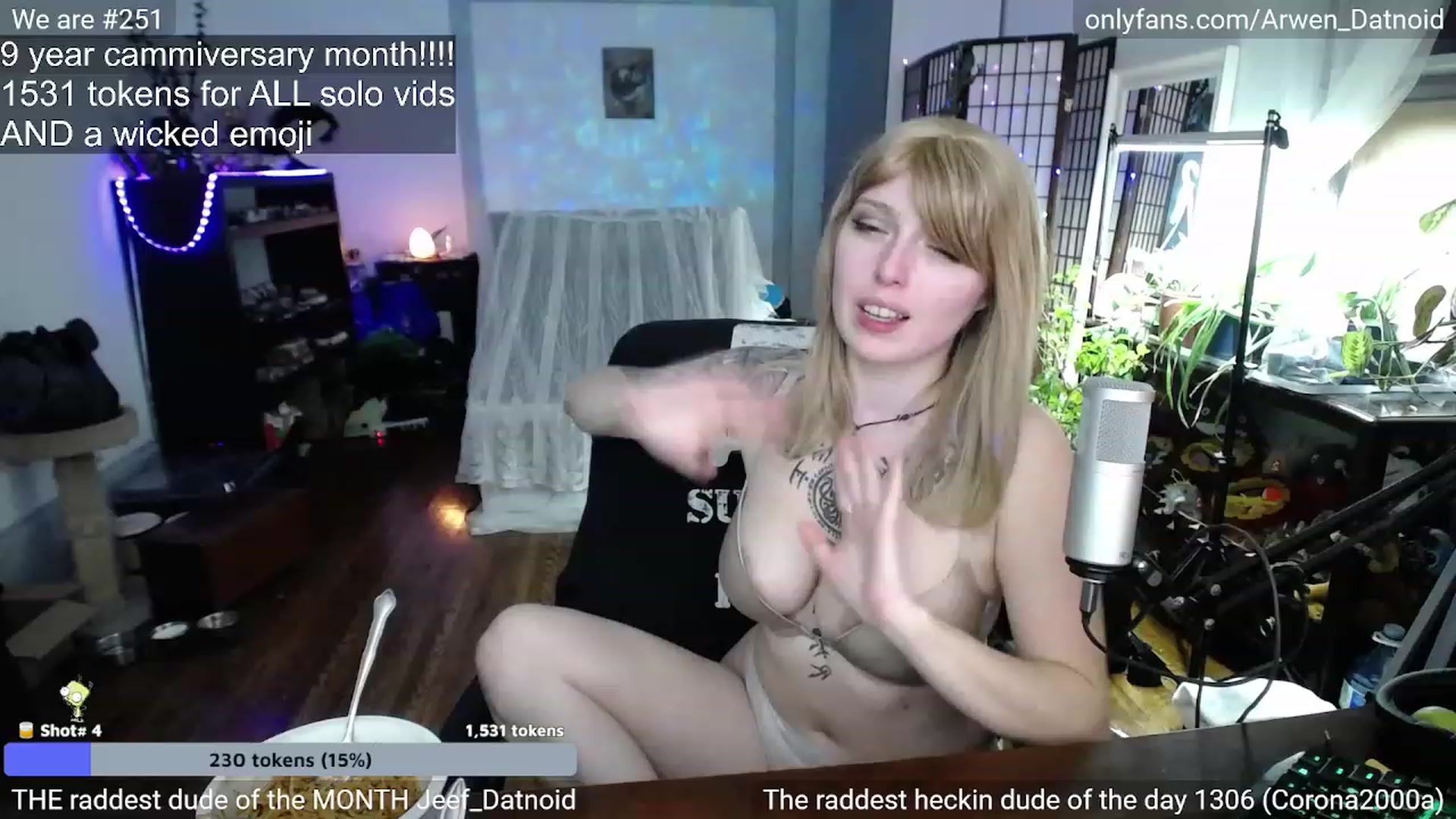 Gallery image thumbnail from Arwen_Datnoid's myfreecams stream on, 12/25/2022, 07:35 image 20 of 20