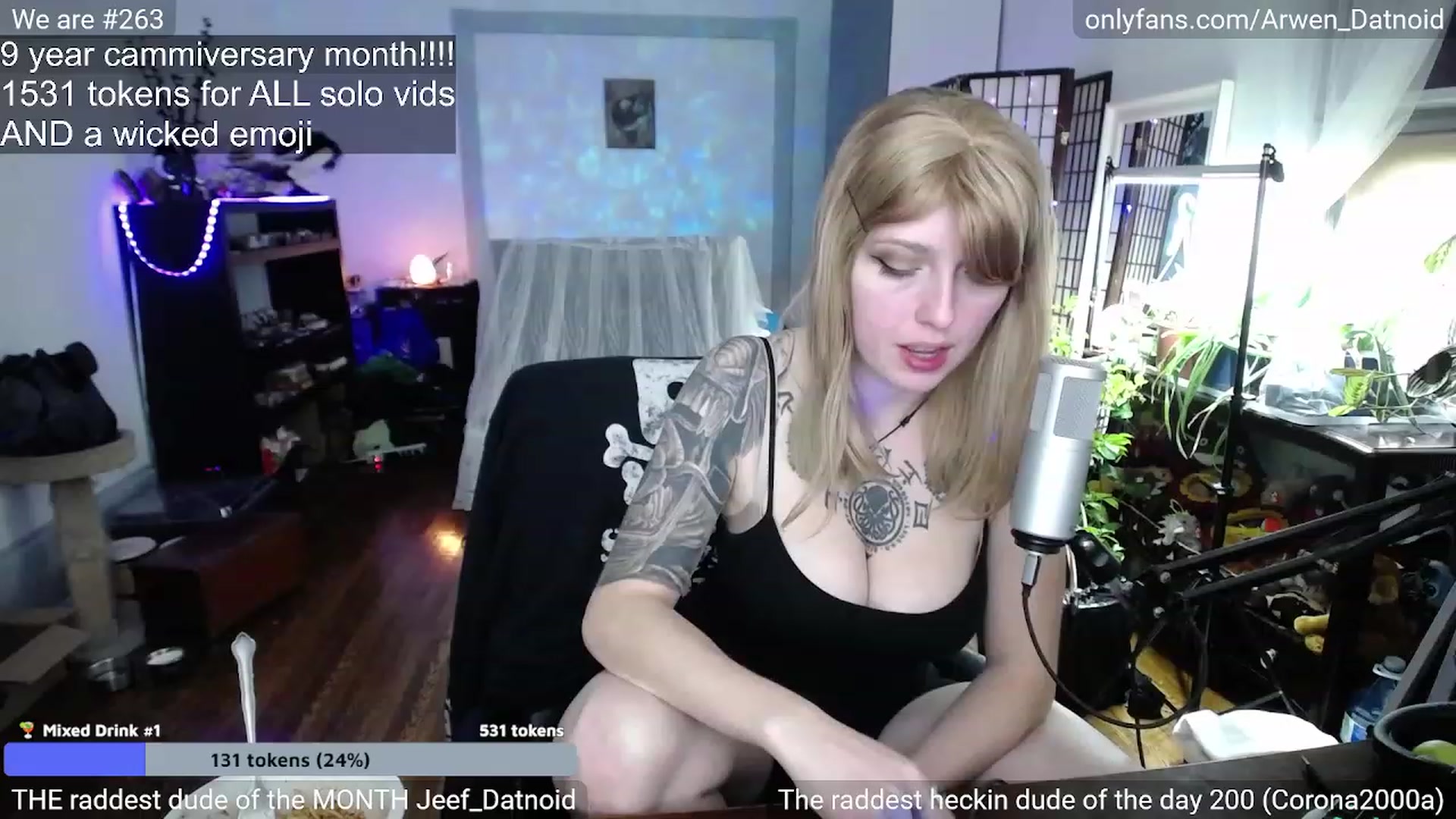 Gallery image thumbnail from Arwen_Datnoid's myfreecams stream on, 12/25/2022, 07:35 image 2 of 20