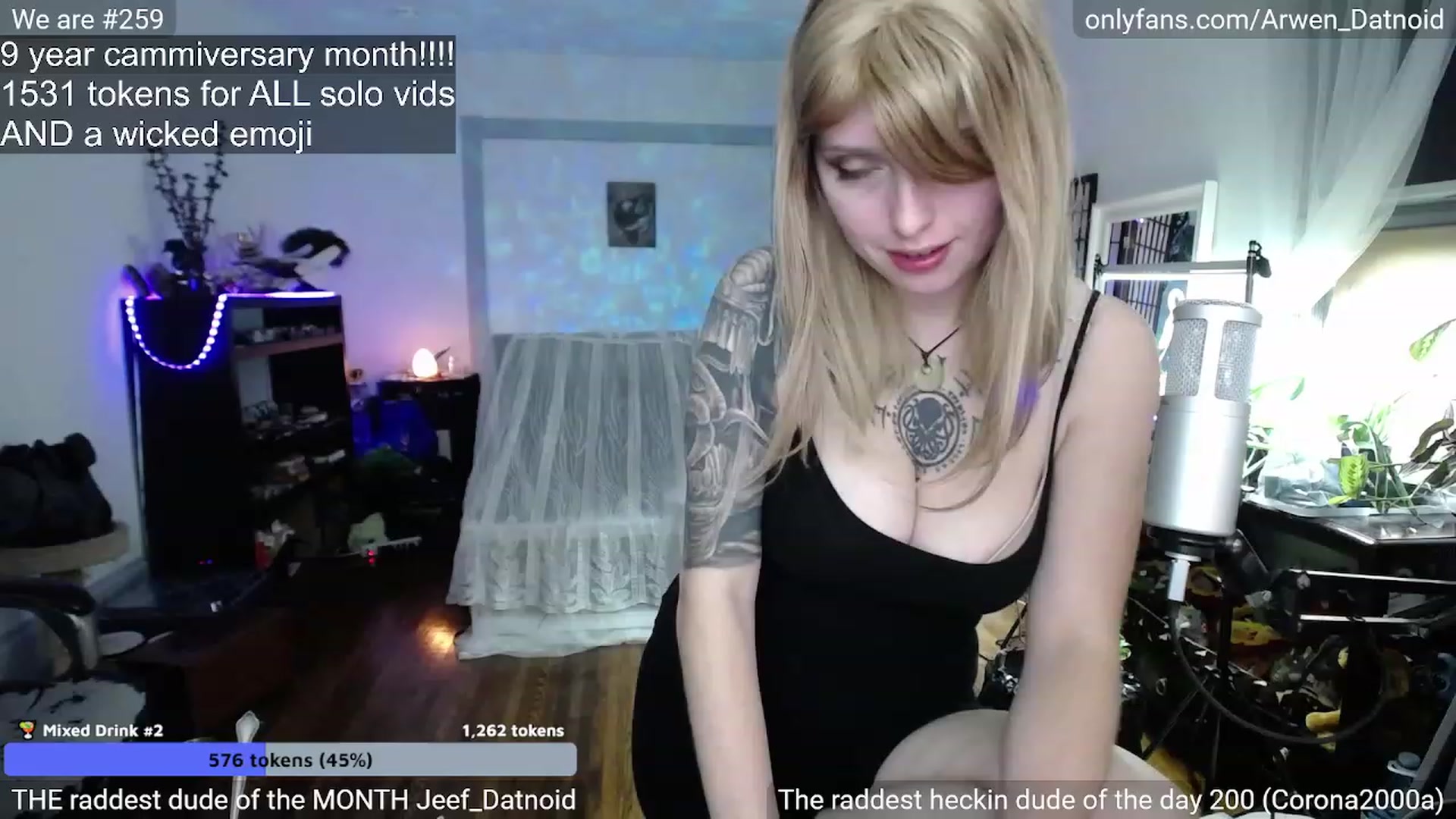 Gallery image thumbnail from Arwen_Datnoid's myfreecams stream on, 12/25/2022, 07:35 image 10 of 20