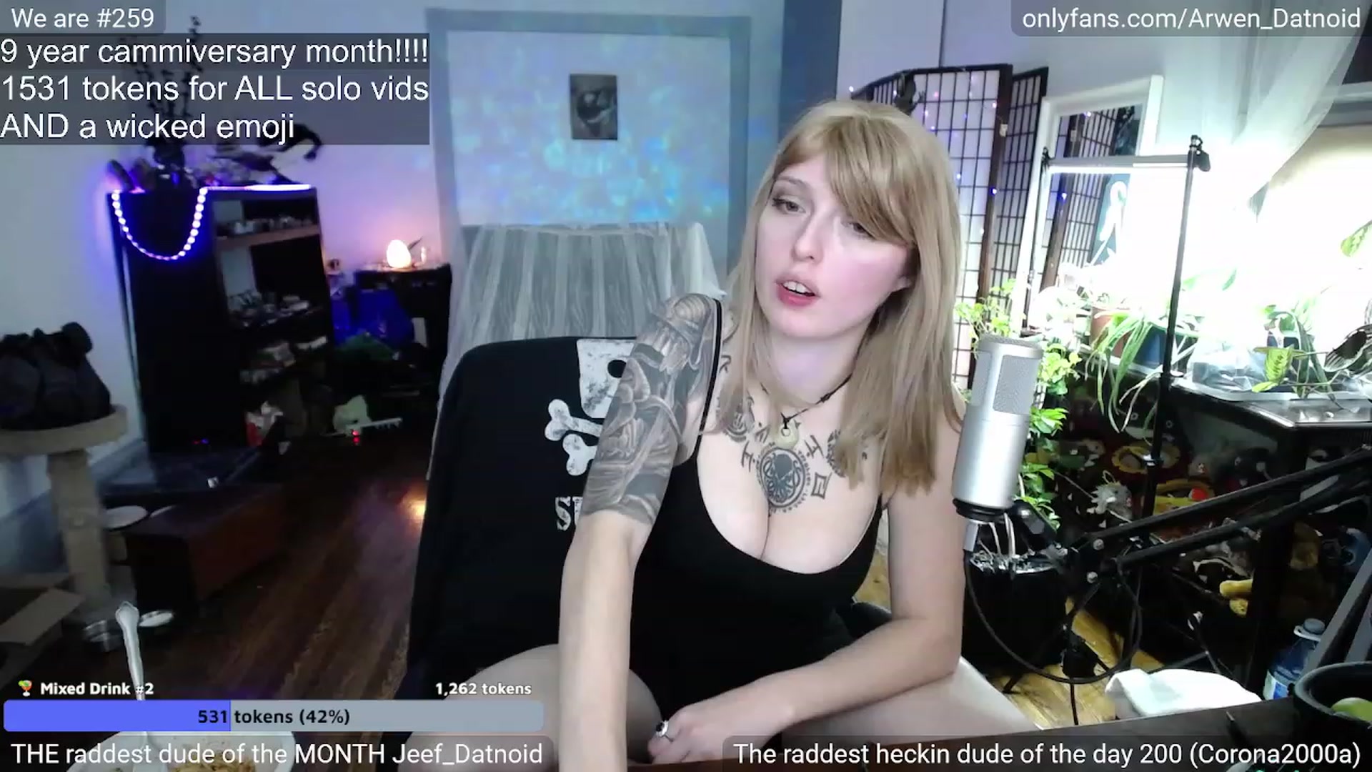 Gallery image thumbnail from Arwen_Datnoid's myfreecams stream on, 12/25/2022, 07:35 image 4 of 20