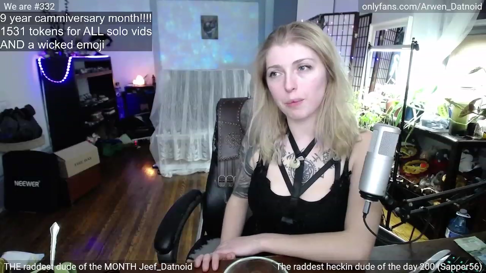 Gallery image thumbnail from Arwen_Datnoid's myfreecams stream on, 12/30/2022, 06:02 image 18 of 20