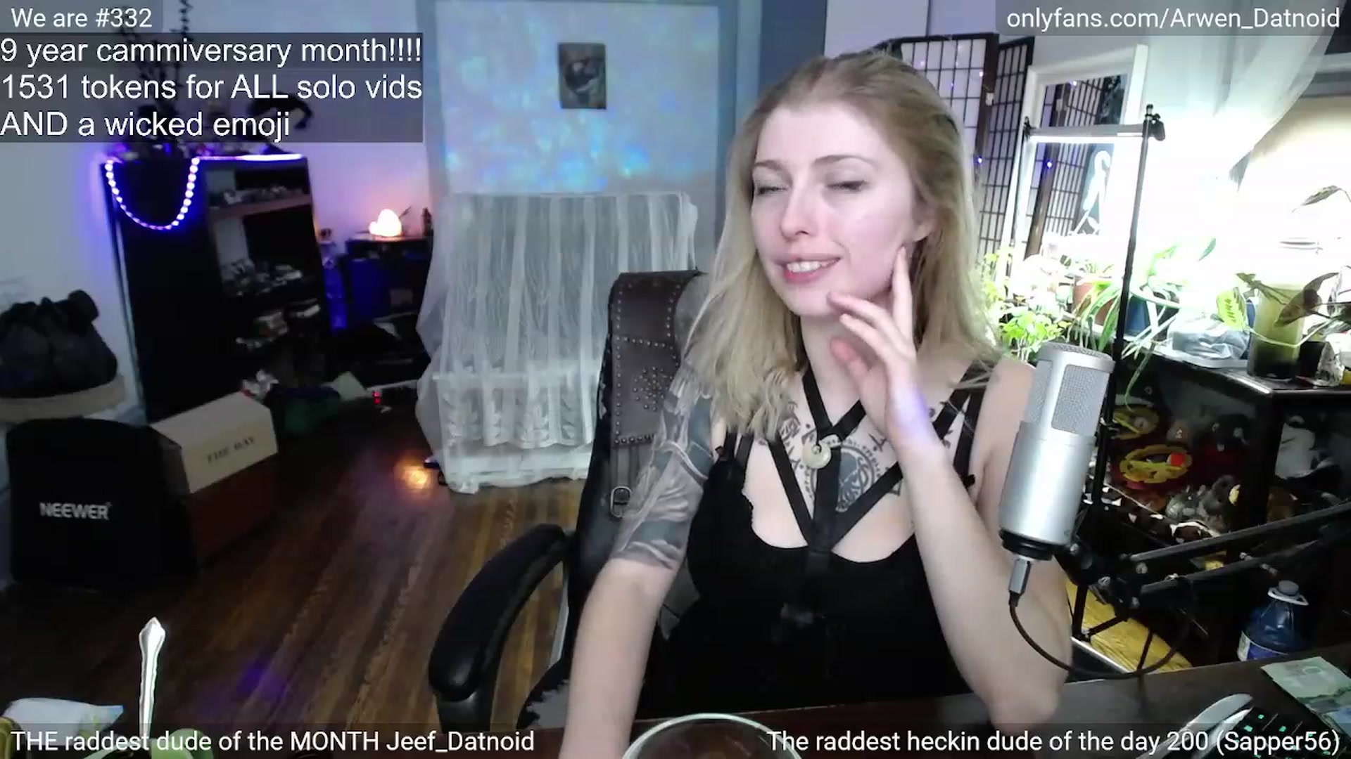 Gallery image thumbnail from Arwen_Datnoid's myfreecams stream on, 12/30/2022, 06:02 image 17 of 20