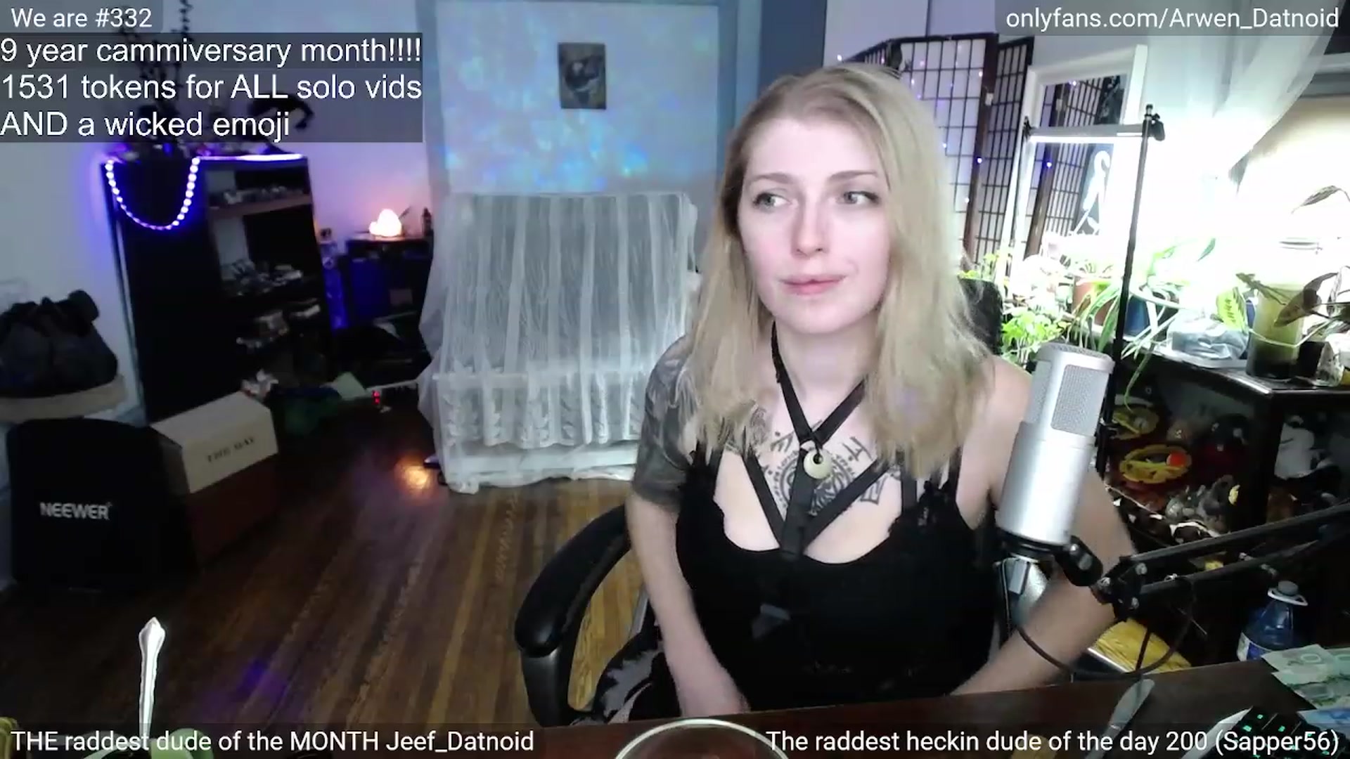 Gallery image thumbnail from Arwen_Datnoid's myfreecams stream on, 12/30/2022, 06:02 image 11 of 20