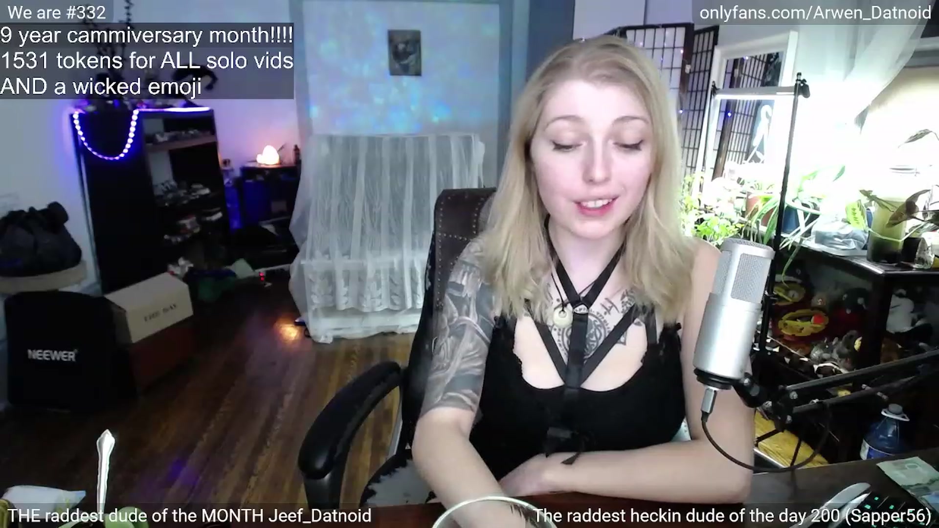 Gallery image thumbnail from Arwen_Datnoid's myfreecams stream on, 12/30/2022, 06:02 image 15 of 20