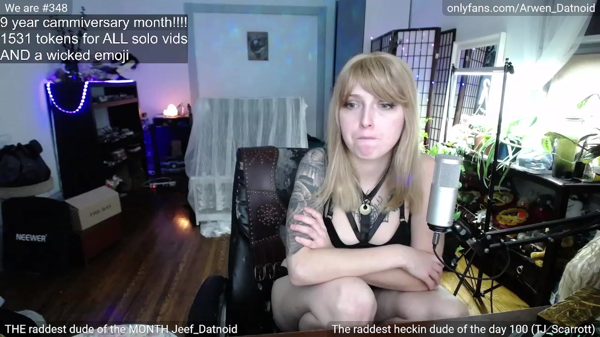 Gallery image thumbnail from Arwen_Datnoid's myfreecams stream on, 12/31/2022, 03:47 image 5 of 20