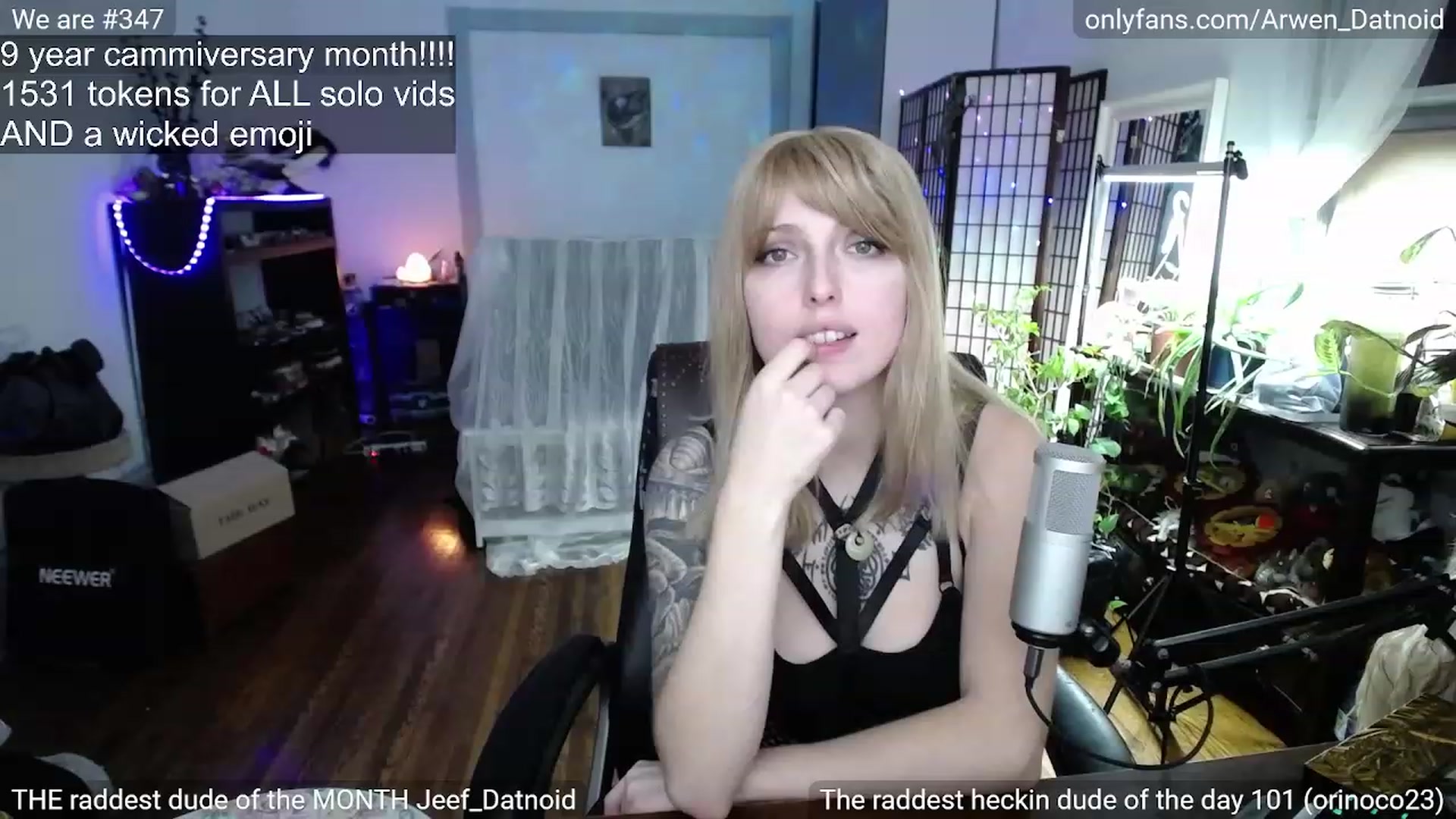Gallery image thumbnail from Arwen_Datnoid's myfreecams stream on, 12/31/2022, 03:47 image 19 of 20
