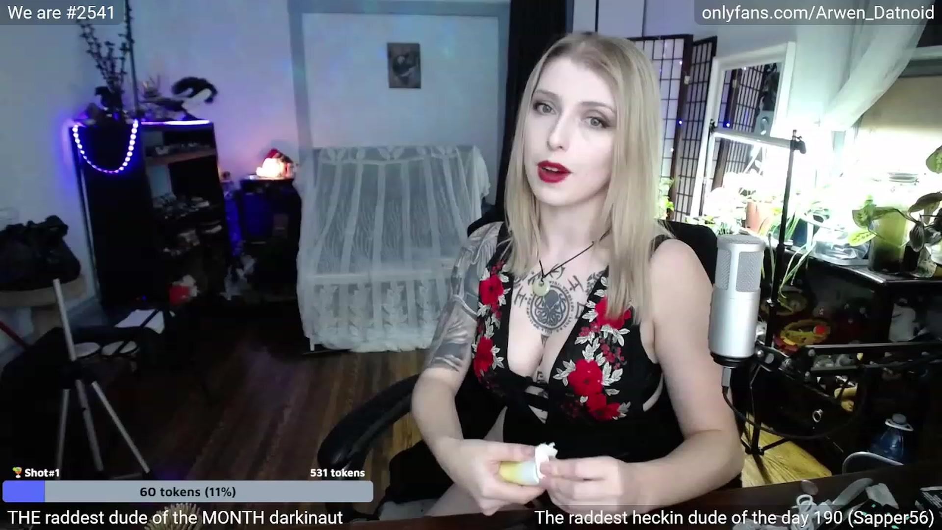 Gallery image thumbnail from Arwen_Datnoid's myfreecams stream on, 01/07/2023, 04:29 image 17 of 20