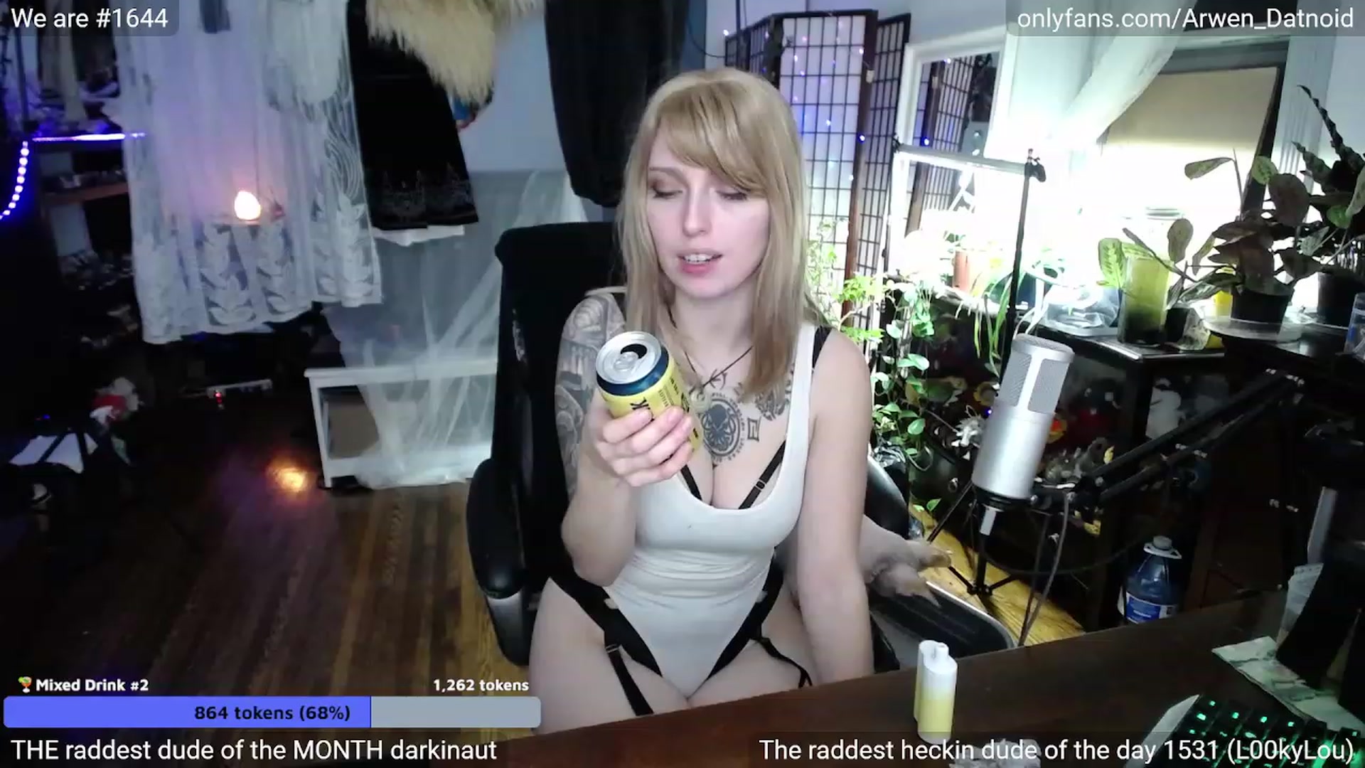 Gallery image thumbnail from Arwen_Datnoid's myfreecams stream on, 01/08/2023, 07:43 image 9 of 20