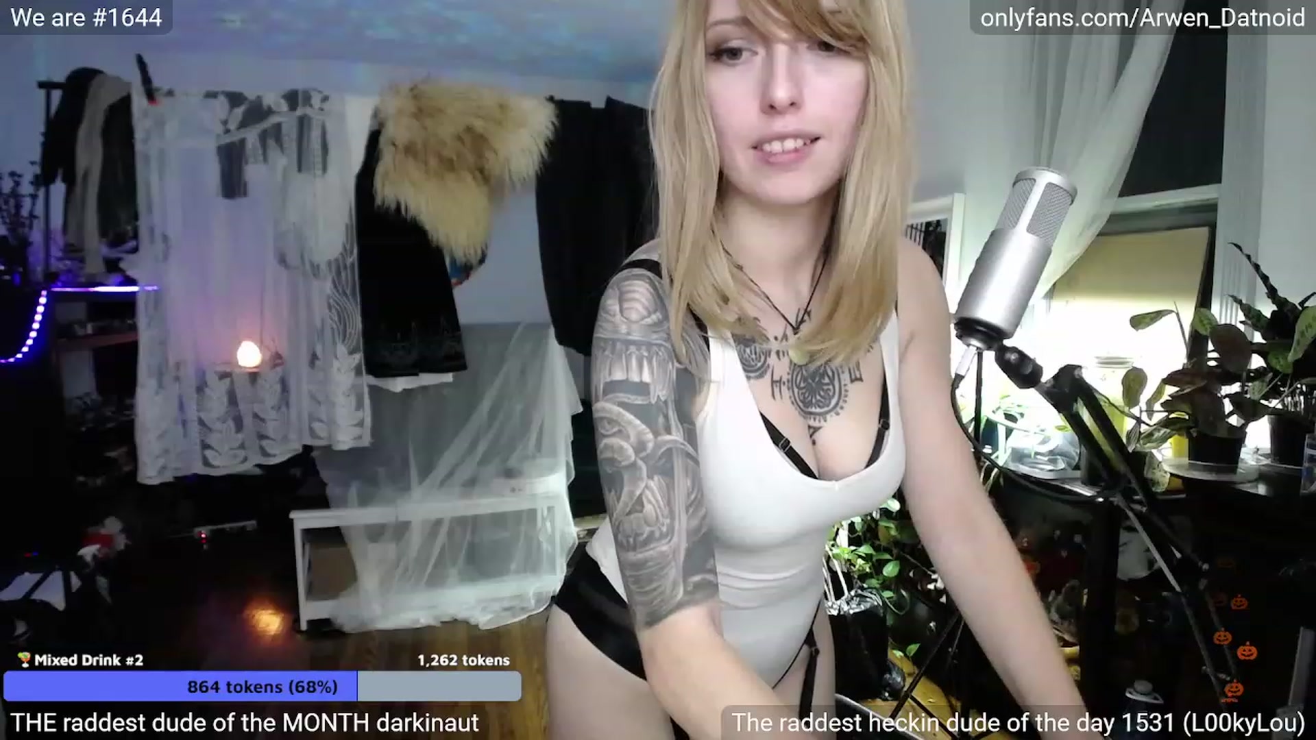 Gallery image thumbnail from Arwen_Datnoid's myfreecams stream on, 01/08/2023, 07:43 image 7 of 20