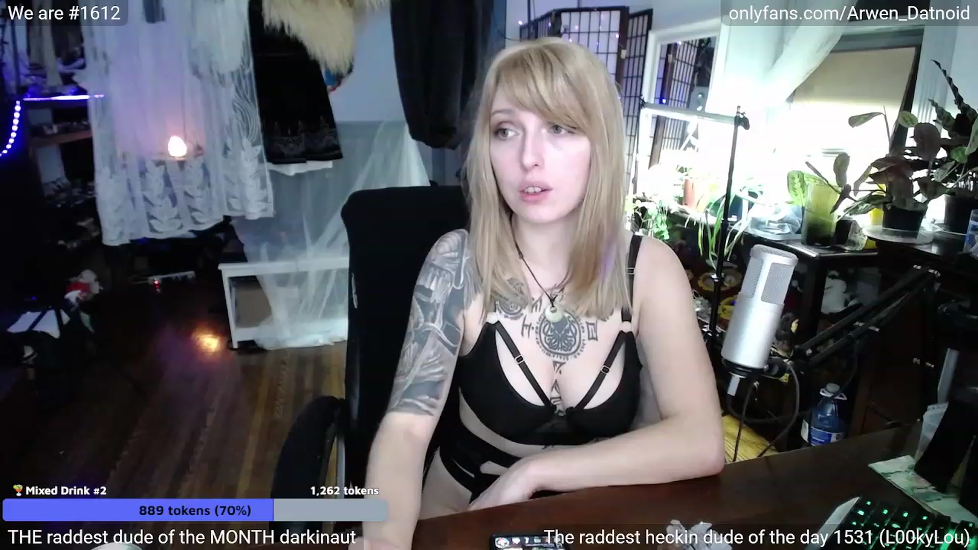Gallery image thumbnail from Arwen_Datnoid's myfreecams stream on, 01/08/2023, 07:43 image 15 of 20