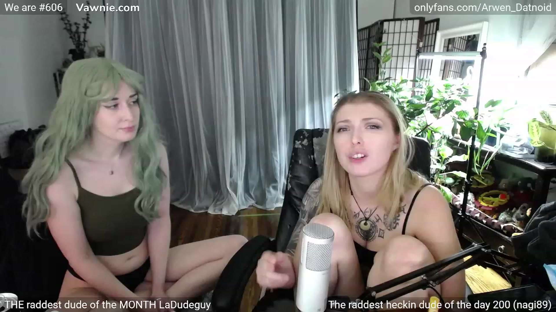 Gallery image thumbnail from Arwen_Datnoid's myfreecams stream on, 01/16/2023, 04:45 image 11 of 20