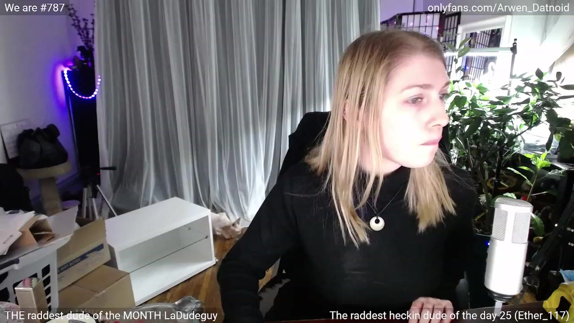 Gallery image thumbnail from Arwen_Datnoid's myfreecams stream on, 01/20/2023, 04:46 image 12 of 20