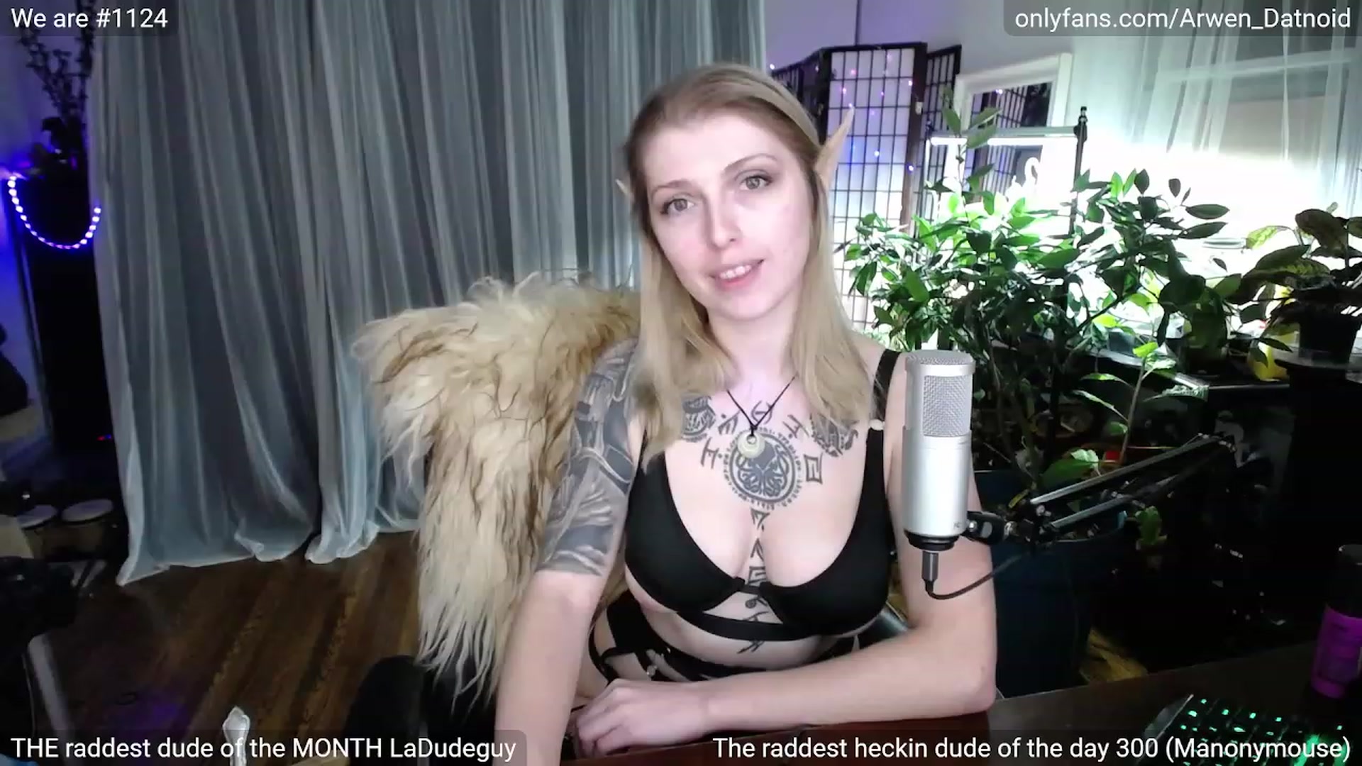 Gallery image thumbnail from Arwen_Datnoid's myfreecams stream on, 01/28/2023, 05:22 image 15 of 20