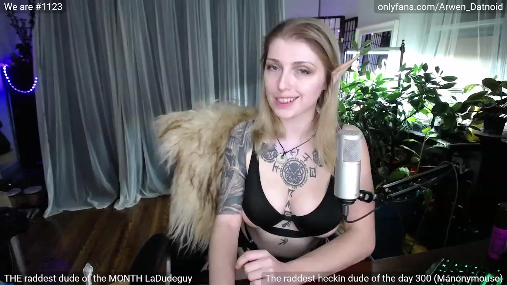 Gallery image thumbnail from Arwen_Datnoid's myfreecams stream on, 01/28/2023, 05:22 image 12 of 20