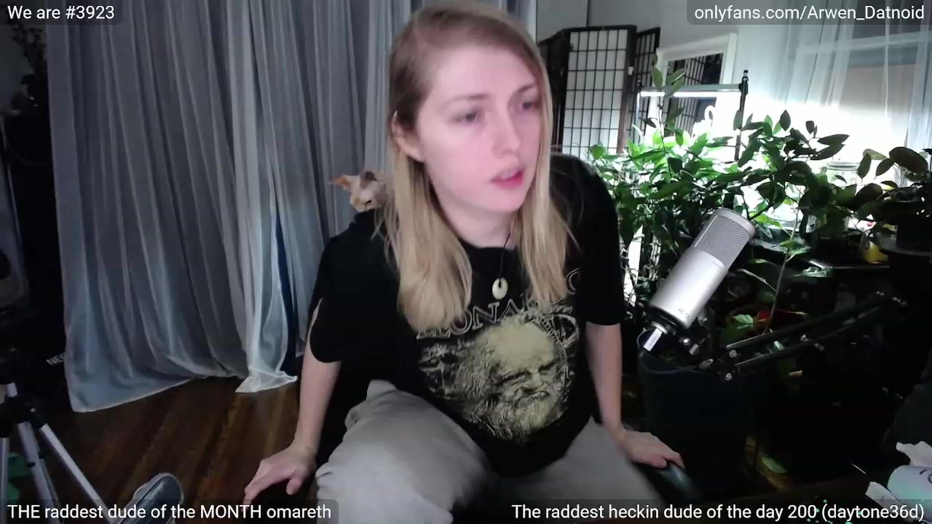 Gallery image thumbnail from Arwen_Datnoid's myfreecams stream on, 02/06/2023, 04:18 image 7 of 20