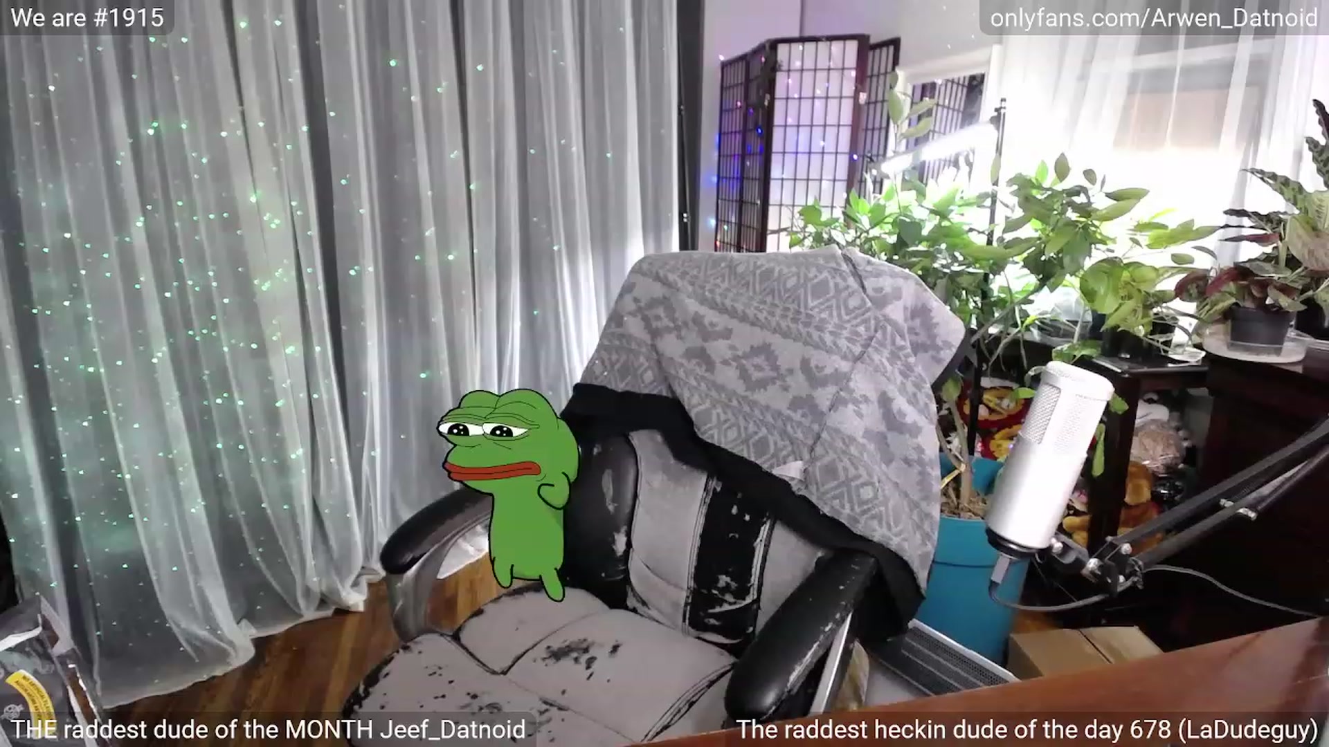 Gallery image thumbnail from Arwen_Datnoid's myfreecams stream on, 02/19/2023, 07:59 image 15 of 20