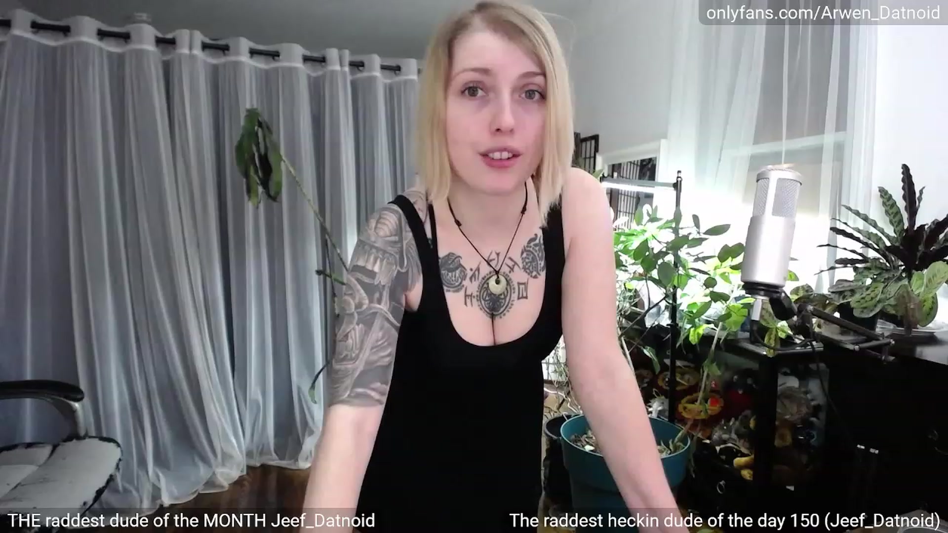 Gallery image thumbnail from Arwen_Datnoid's myfreecams stream on, 03/19/2023, 03:31 image 9 of 20