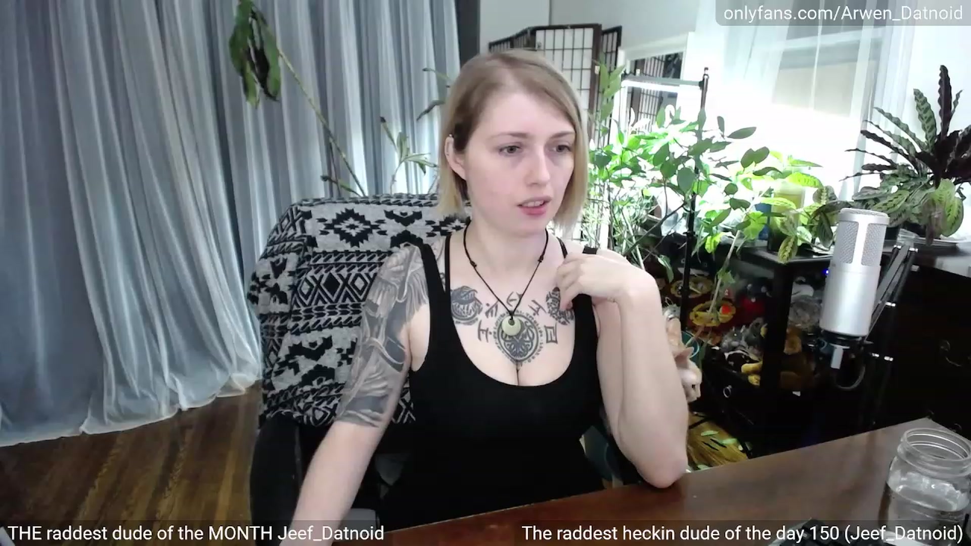 Gallery image thumbnail from Arwen_Datnoid's myfreecams stream on, 03/19/2023, 03:31 image 18 of 20