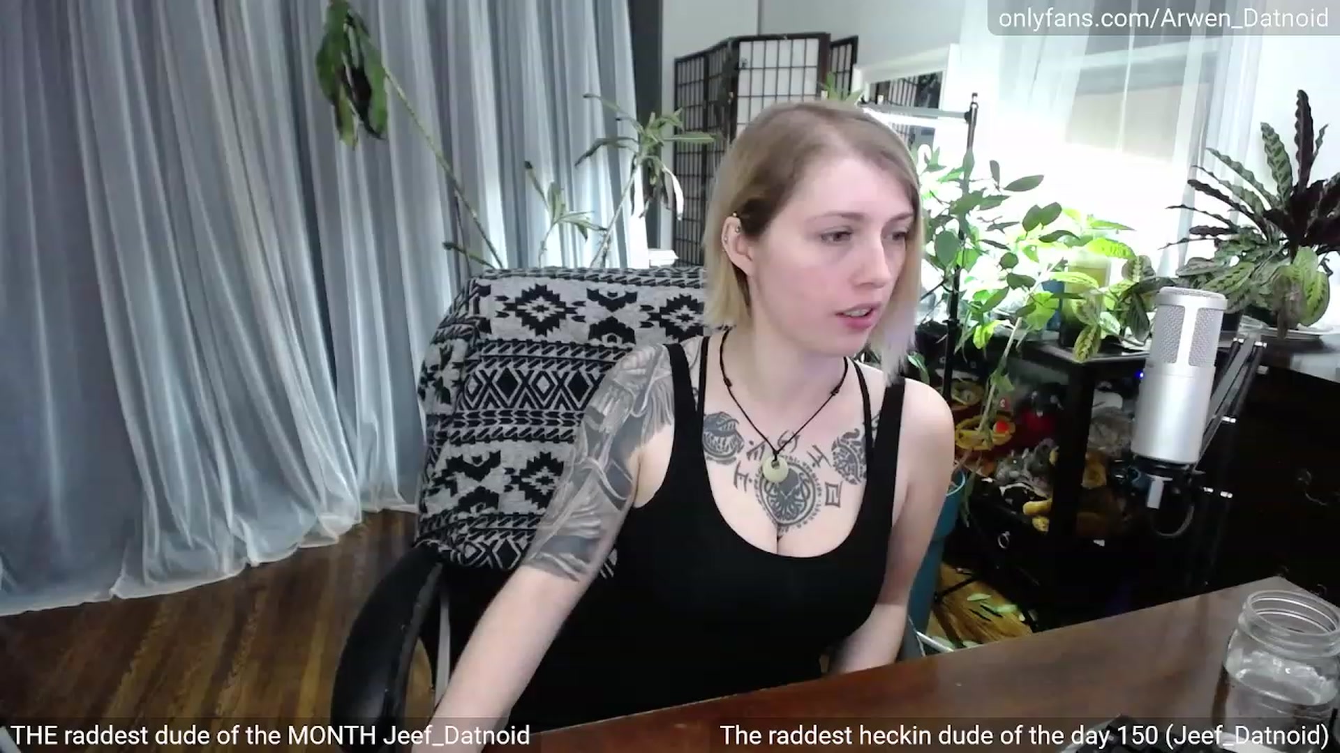 Gallery image thumbnail from Arwen_Datnoid's myfreecams stream on, 03/19/2023, 03:31 image 19 of 20