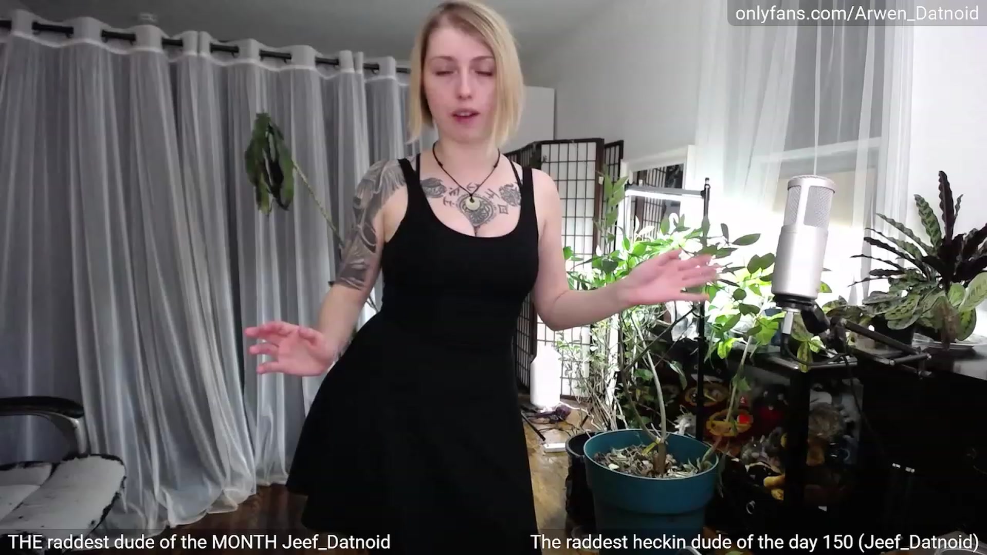 Gallery image thumbnail from Arwen_Datnoid's myfreecams stream on, 03/19/2023, 03:31 image 6 of 20