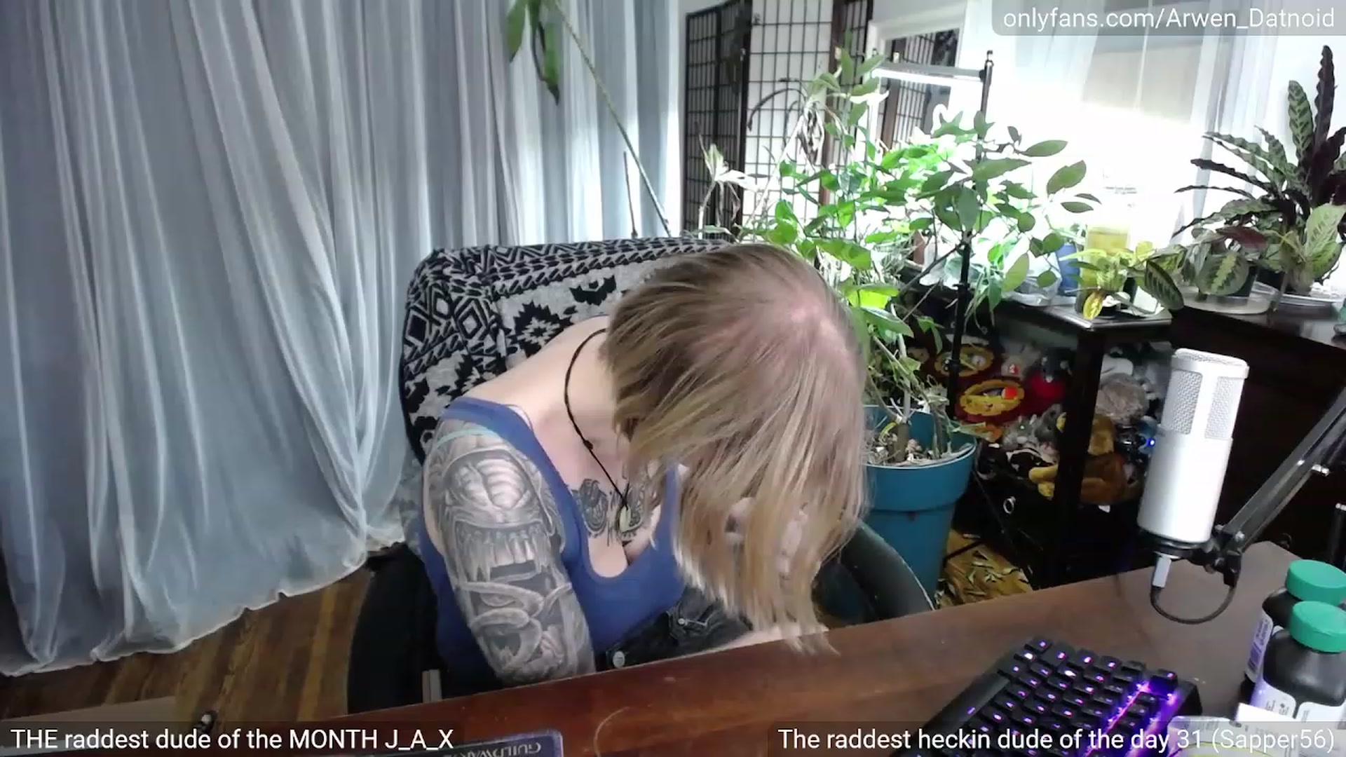 Gallery image thumbnail from Arwen_Datnoid's myfreecams stream on, 04/03/2023, 03:25 image 8 of 20
