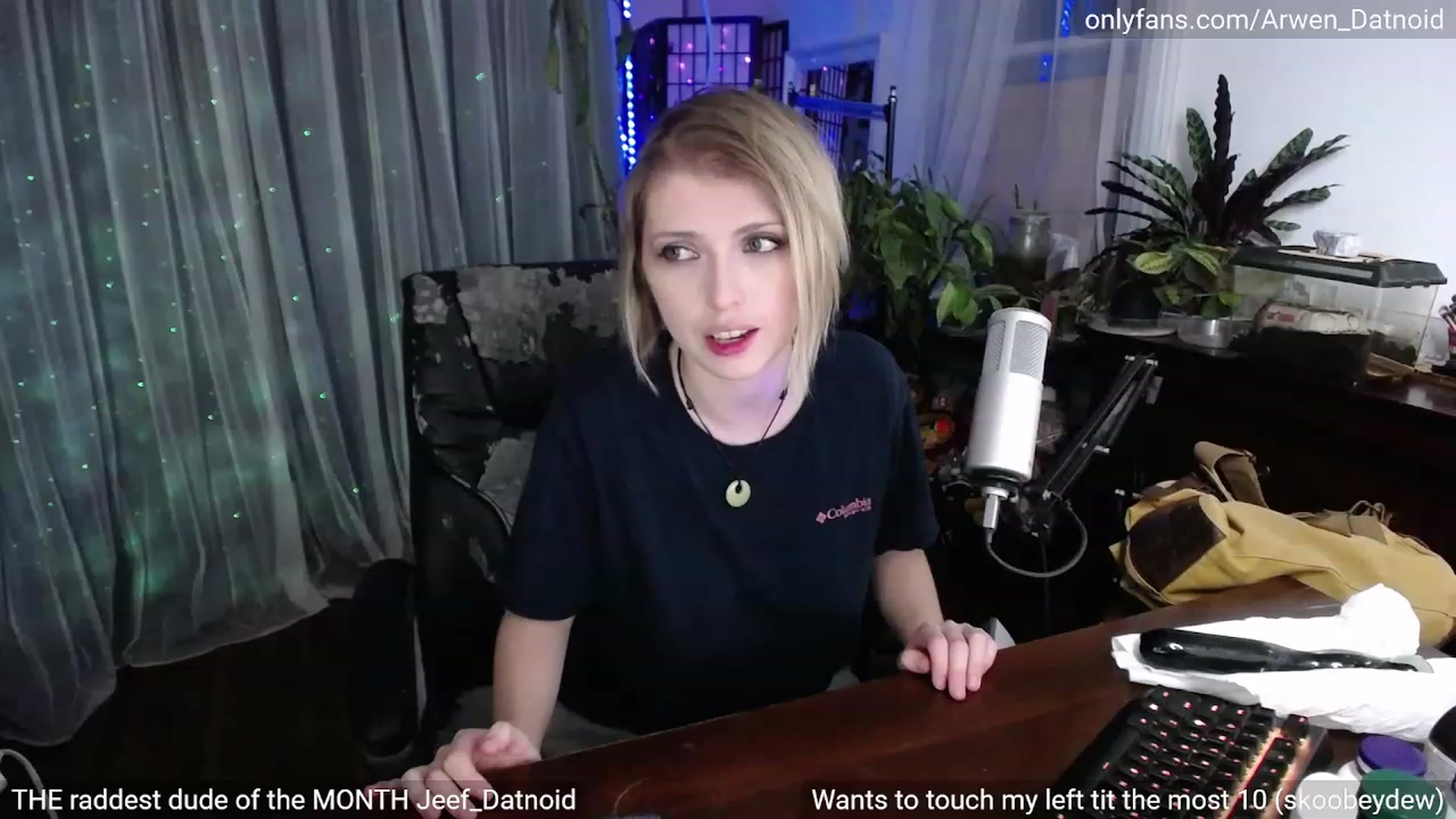 Gallery image thumbnail from Arwen_Datnoid's myfreecams stream on, 04/22/2023, 07:17 image 19 of 20