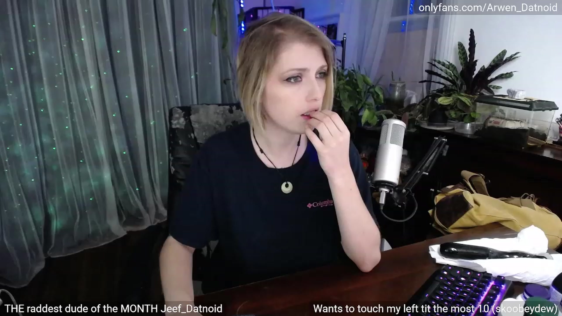 Gallery image thumbnail from Arwen_Datnoid's myfreecams stream on, 04/22/2023, 07:17 image 11 of 20