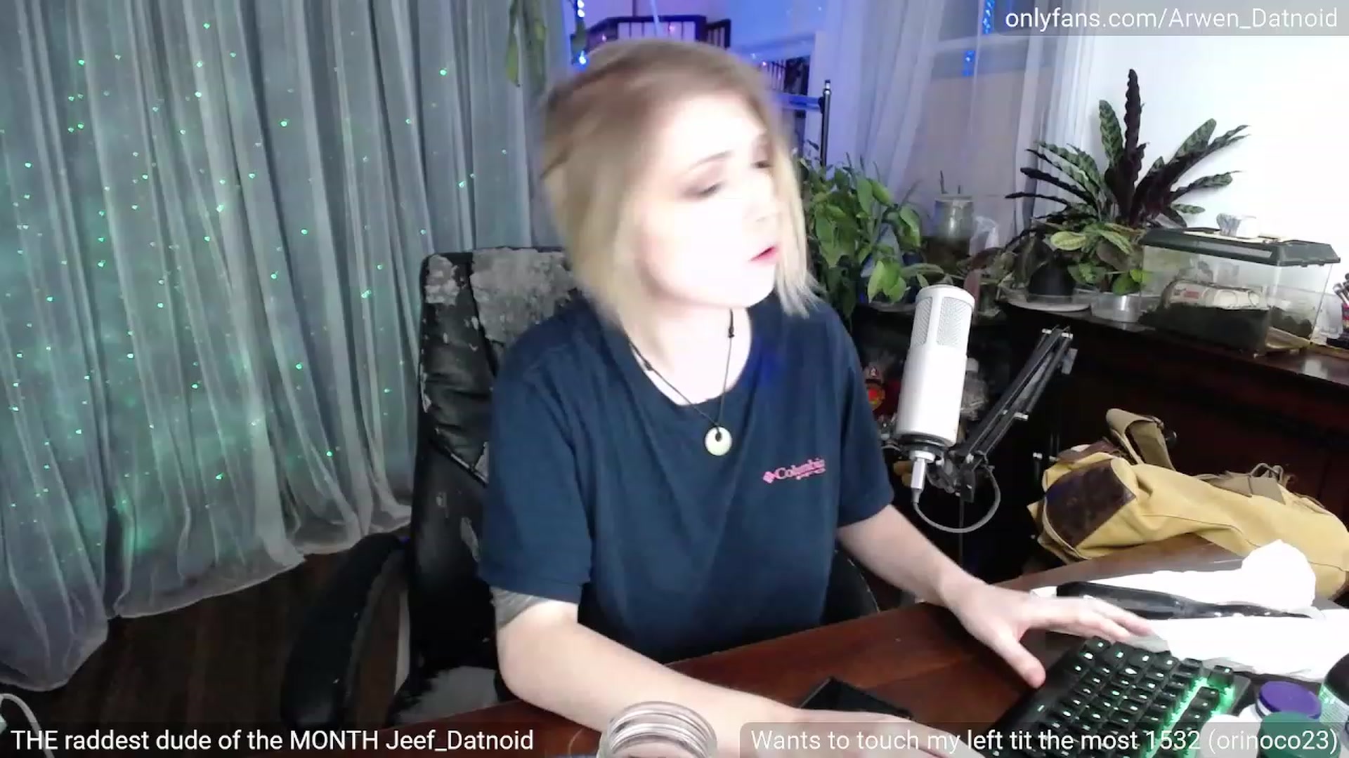 Gallery image thumbnail from Arwen_Datnoid's myfreecams stream on, 04/22/2023, 07:17 image 6 of 20