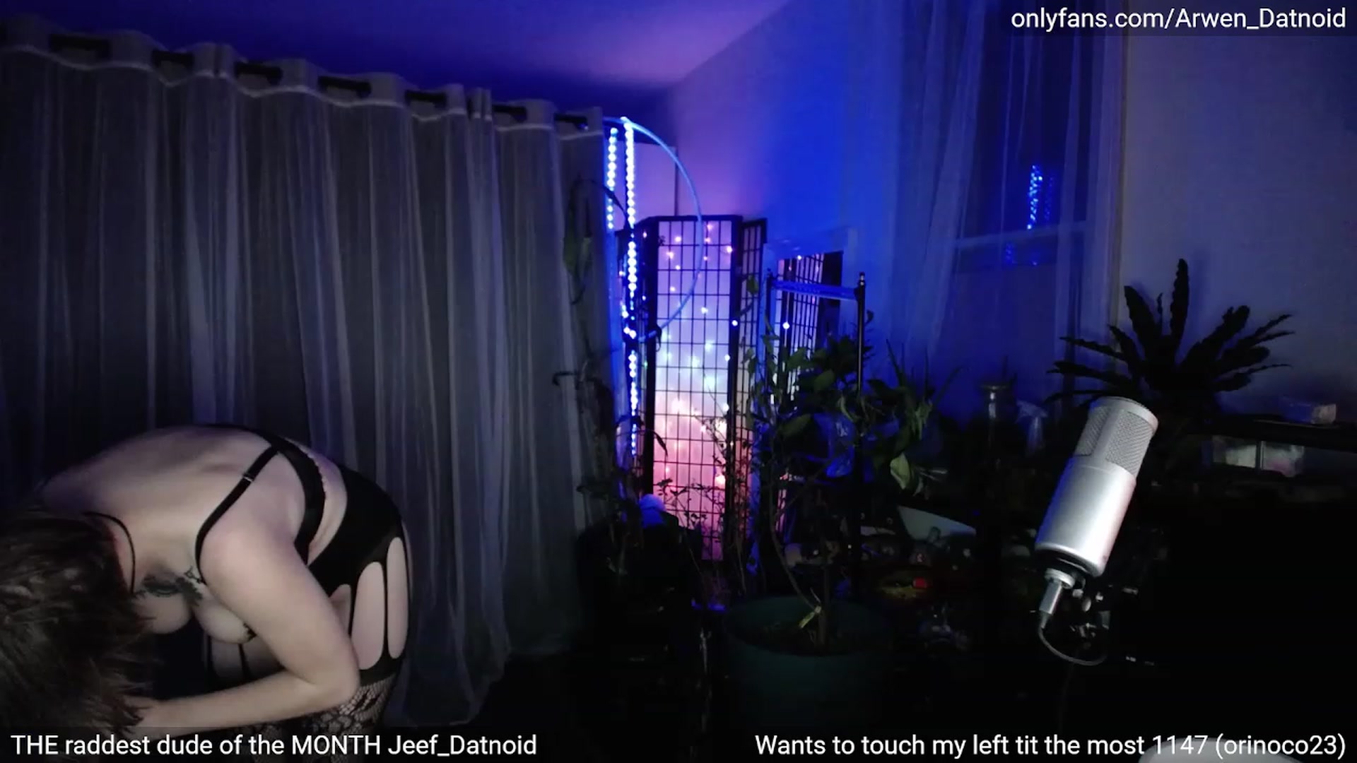 Gallery image thumbnail from Arwen_Datnoid's myfreecams stream on, 04/28/2023, 04:36 image 7 of 20