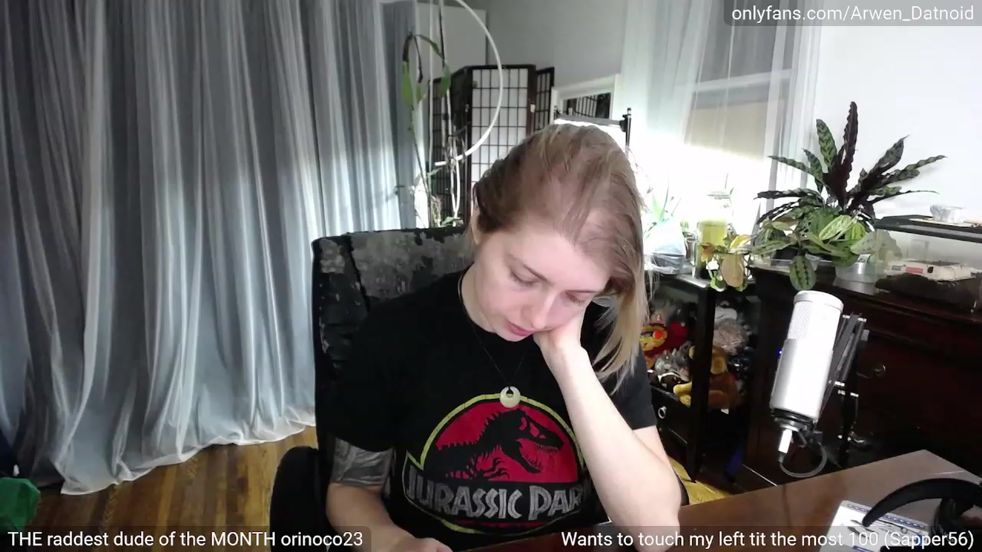Gallery image thumbnail from Arwen_Datnoid's myfreecams stream on, 05/01/2023, 02:16 image 19 of 20