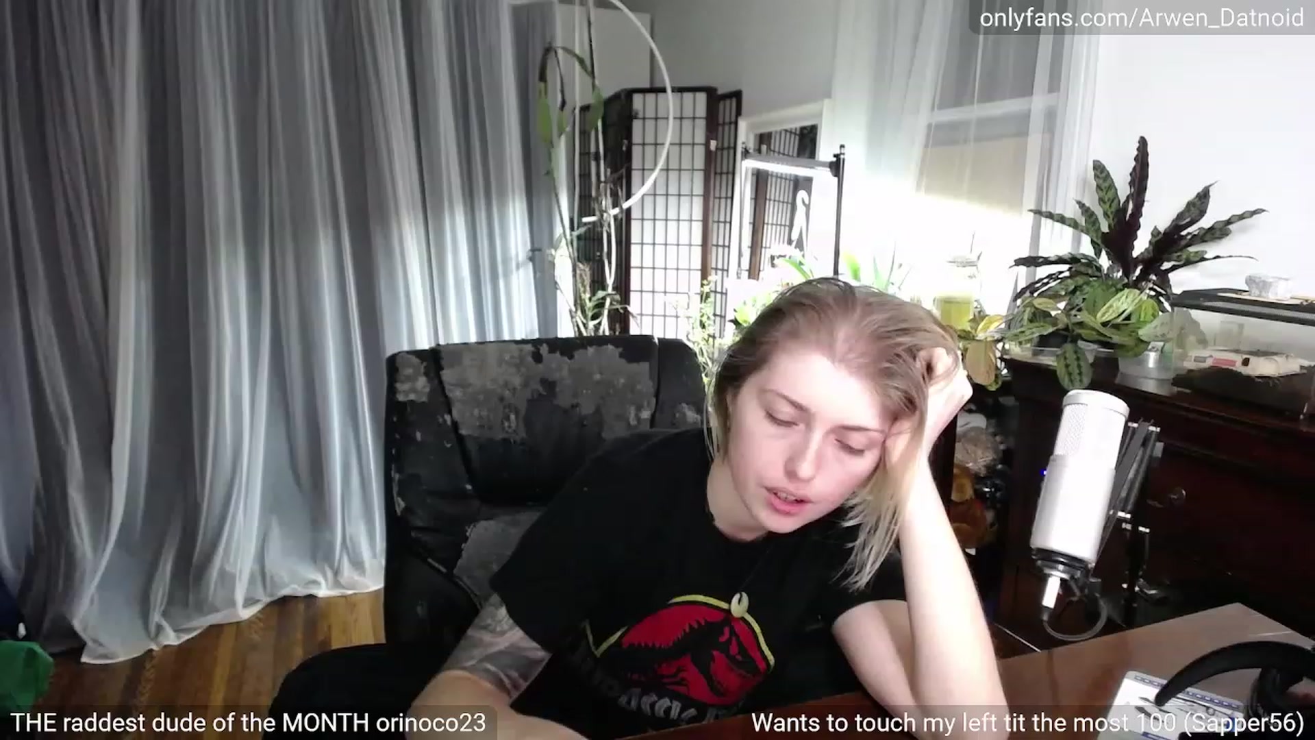 Gallery image thumbnail from Arwen_Datnoid's myfreecams stream on, 05/01/2023, 02:16 image 8 of 20