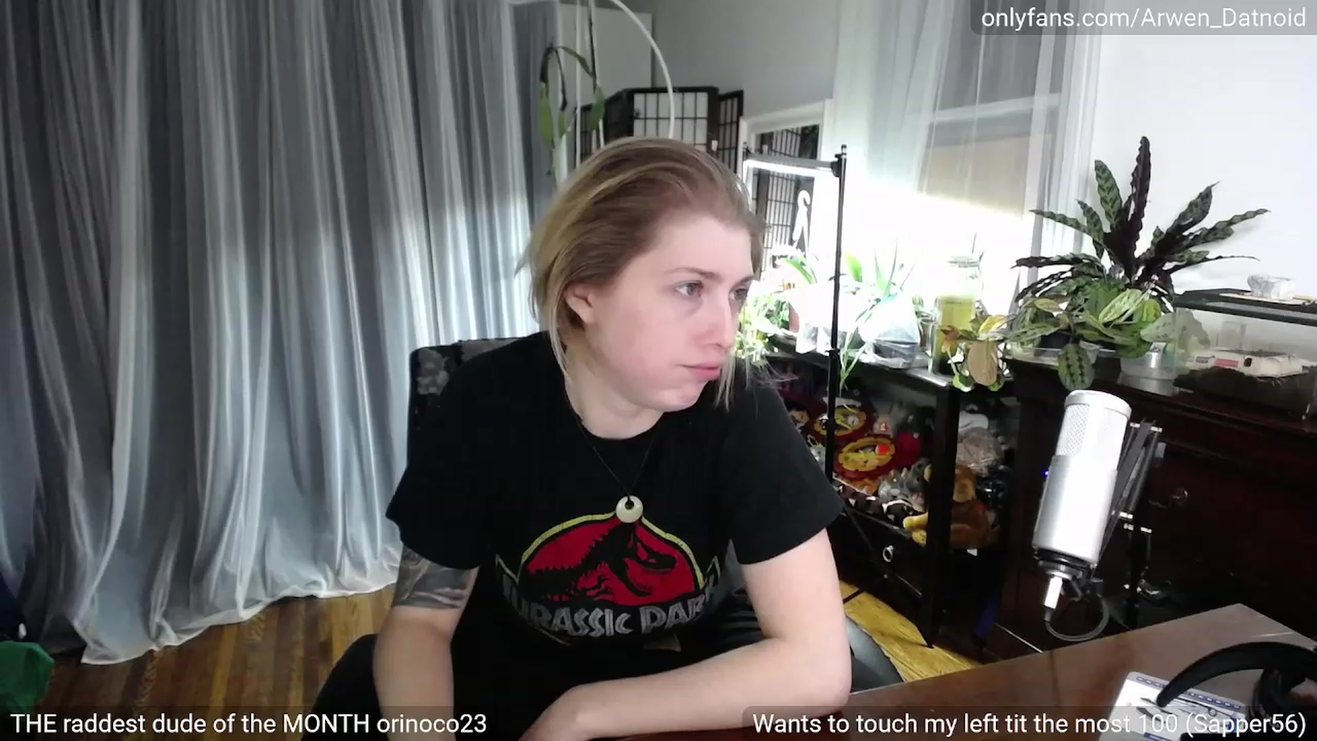 Gallery image thumbnail from Arwen_Datnoid's myfreecams stream on, 05/01/2023, 02:16 image 5 of 20