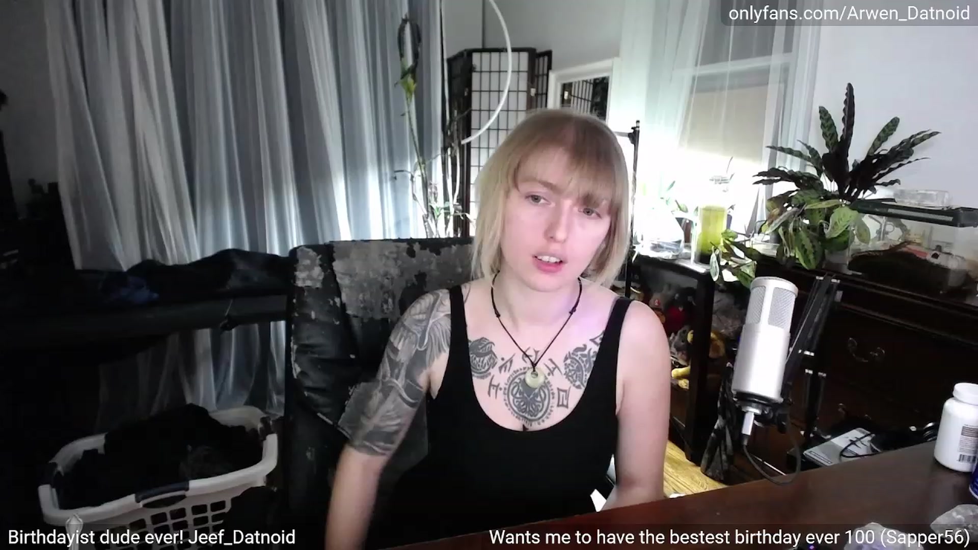 Gallery image thumbnail from Arwen_Datnoid's myfreecams stream on, 05/12/2023, 03:03 image 15 of 20