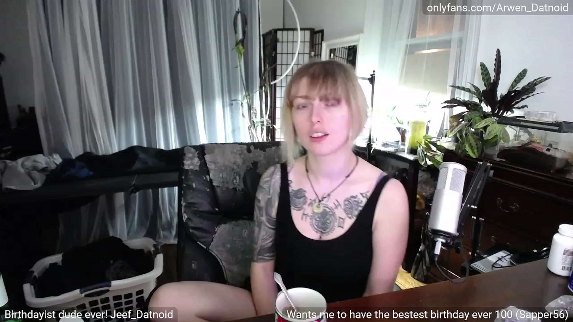 Gallery image thumbnail from Arwen_Datnoid's myfreecams stream on, 05/12/2023, 03:03 image 4 of 20