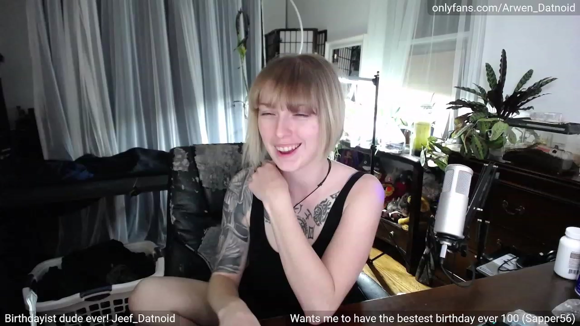 Gallery image thumbnail from Arwen_Datnoid's myfreecams stream on, 05/12/2023, 03:03 image 20 of 20
