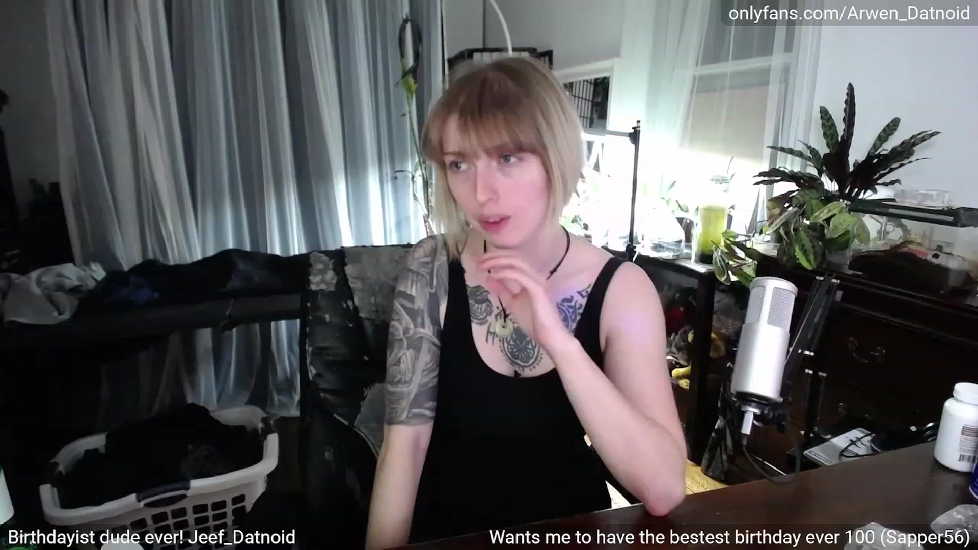 Gallery image thumbnail from Arwen_Datnoid's myfreecams stream on, 05/12/2023, 03:03 image 1 of 20