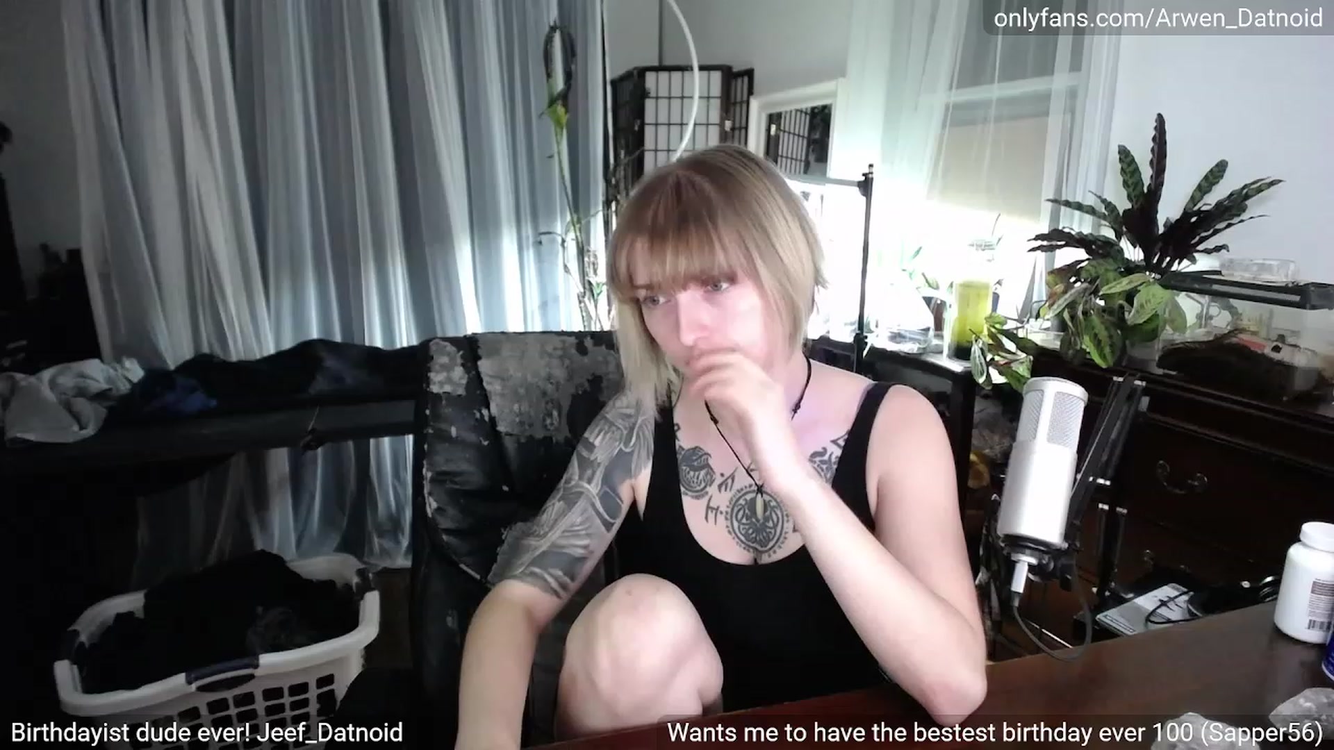 Gallery image thumbnail from Arwen_Datnoid's myfreecams stream on, 05/12/2023, 03:03 image 8 of 20