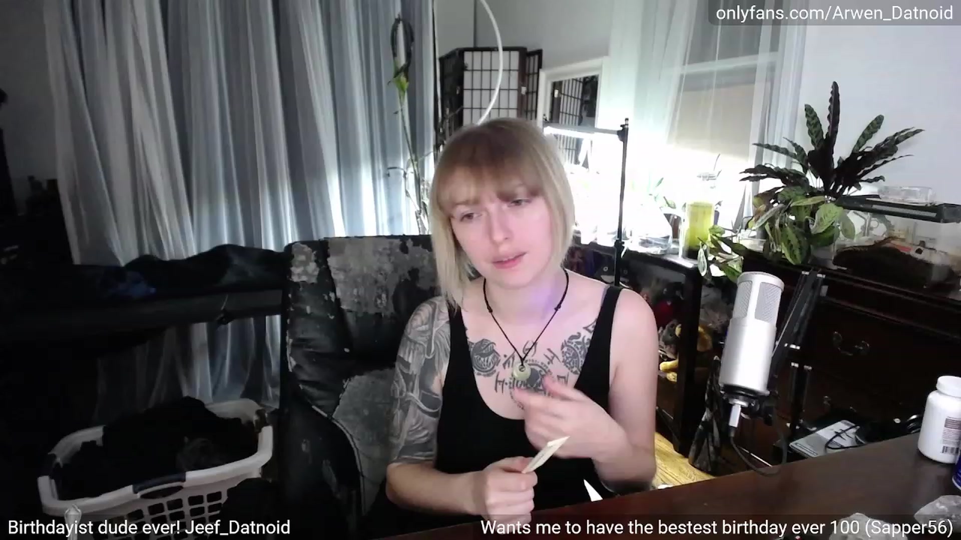 Gallery image thumbnail from Arwen_Datnoid's myfreecams stream on, 05/12/2023, 03:03 image 14 of 20
