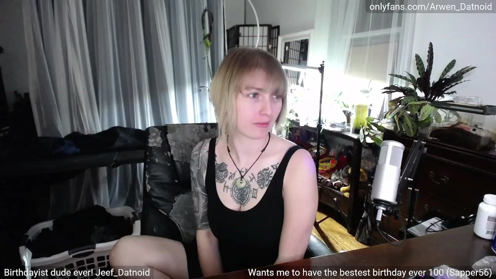 Gallery image thumbnail from Arwen_Datnoid's myfreecams stream on, 05/12/2023, 03:03 image 19 of 20