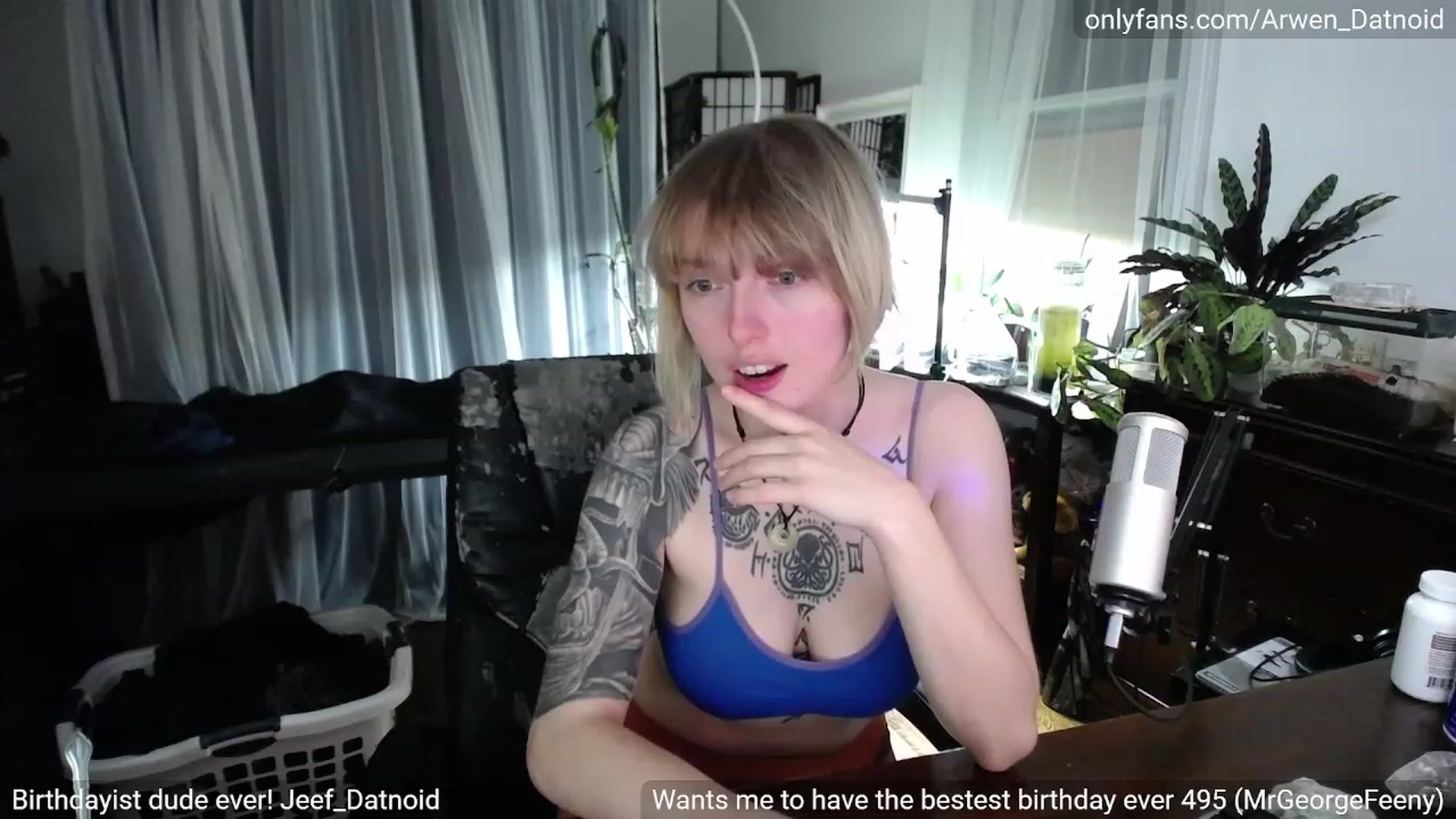 Gallery image thumbnail from Arwen_Datnoid's myfreecams stream on, 05/12/2023, 04:04 image 9 of 20