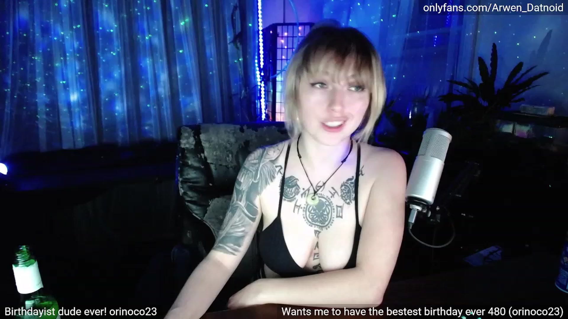 Gallery image thumbnail from Arwen_Datnoid's myfreecams stream on, 05/13/2023, 04:19 image 2 of 20