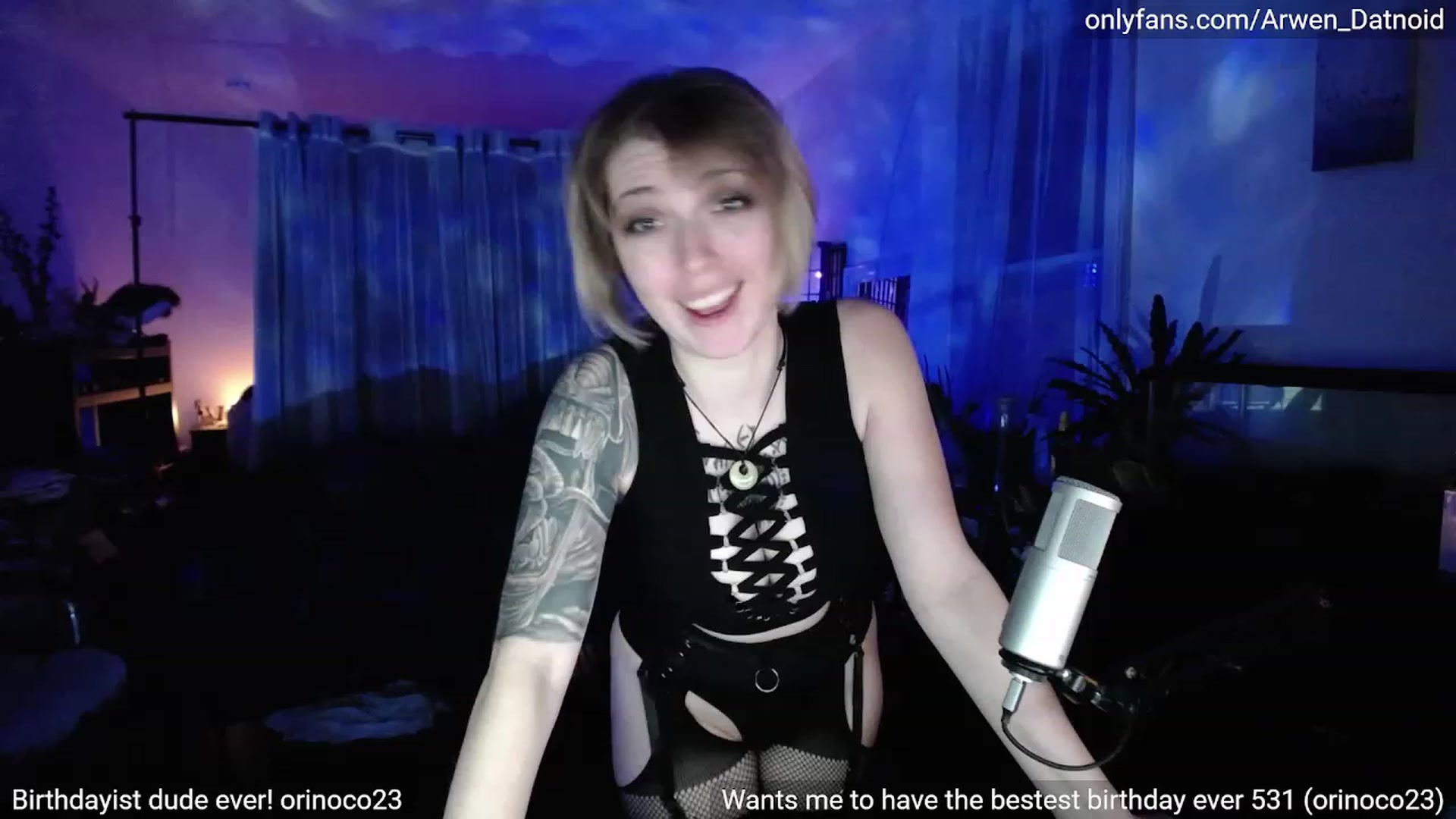 Gallery image thumbnail from Arwen_Datnoid's myfreecams stream on, 05/26/2023, 03:17 image 16 of 20