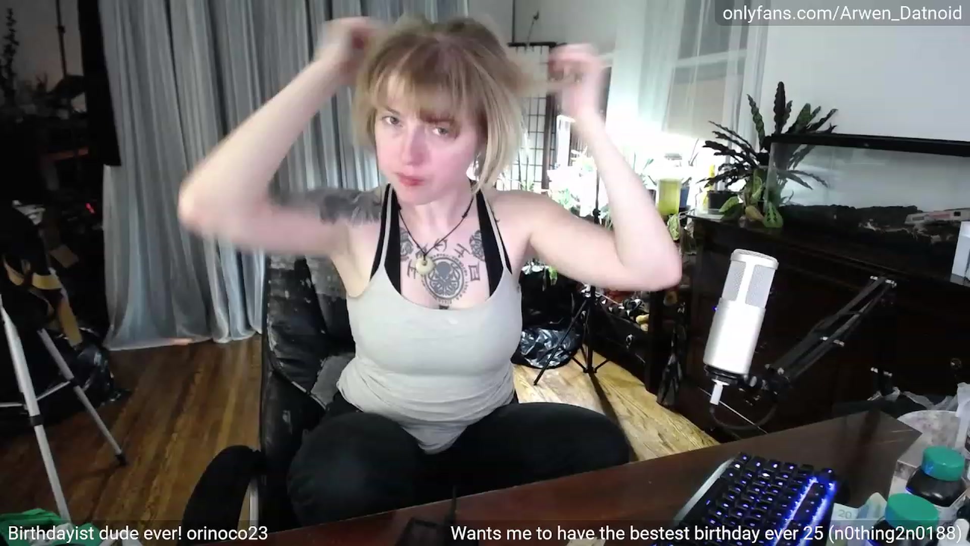 Gallery image thumbnail from Arwen_Datnoid's myfreecams stream on, 05/27/2023, 02:55 image 17 of 20