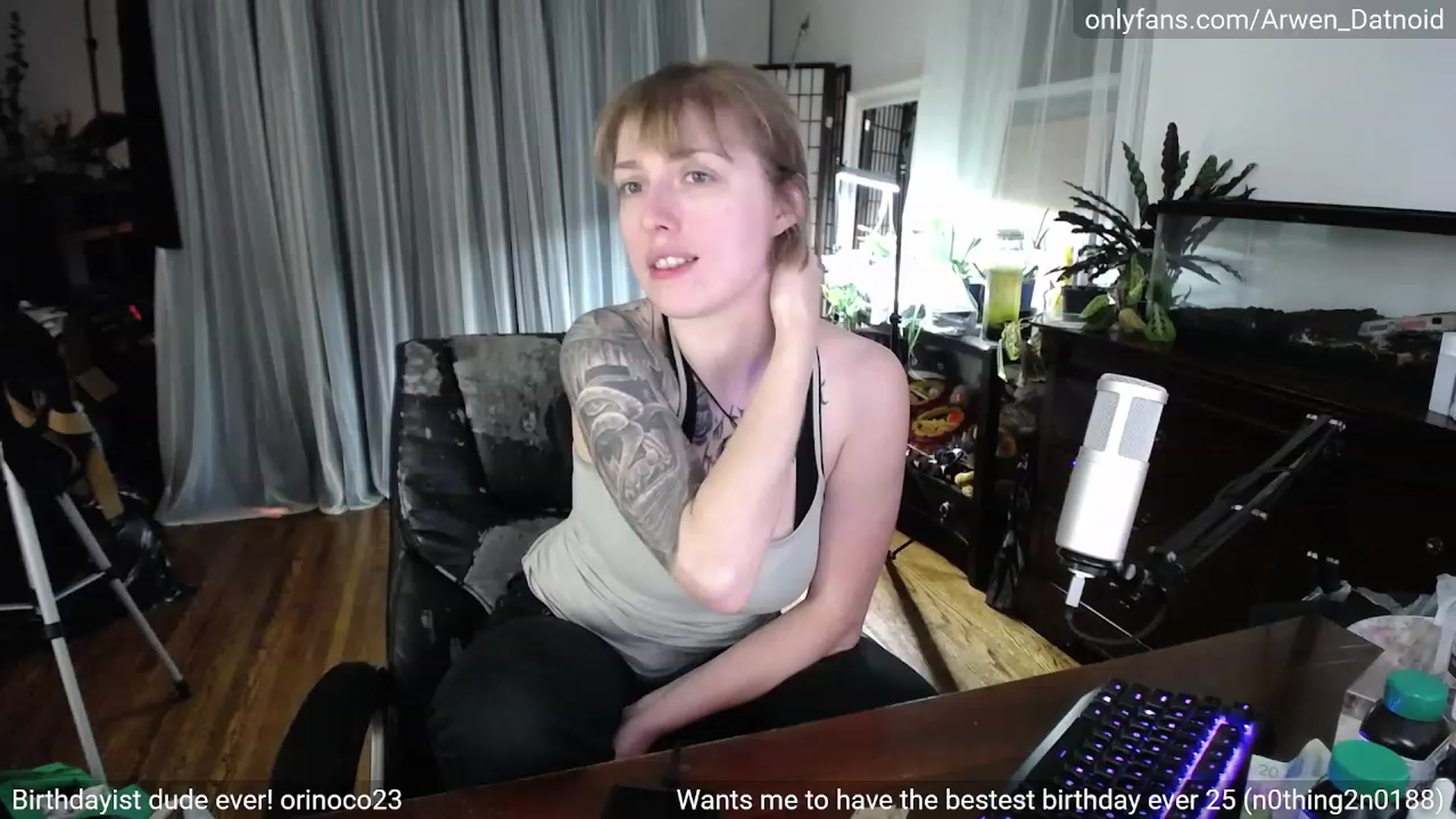 Gallery image thumbnail from Arwen_Datnoid's myfreecams stream on, 05/27/2023, 02:55 image 19 of 20