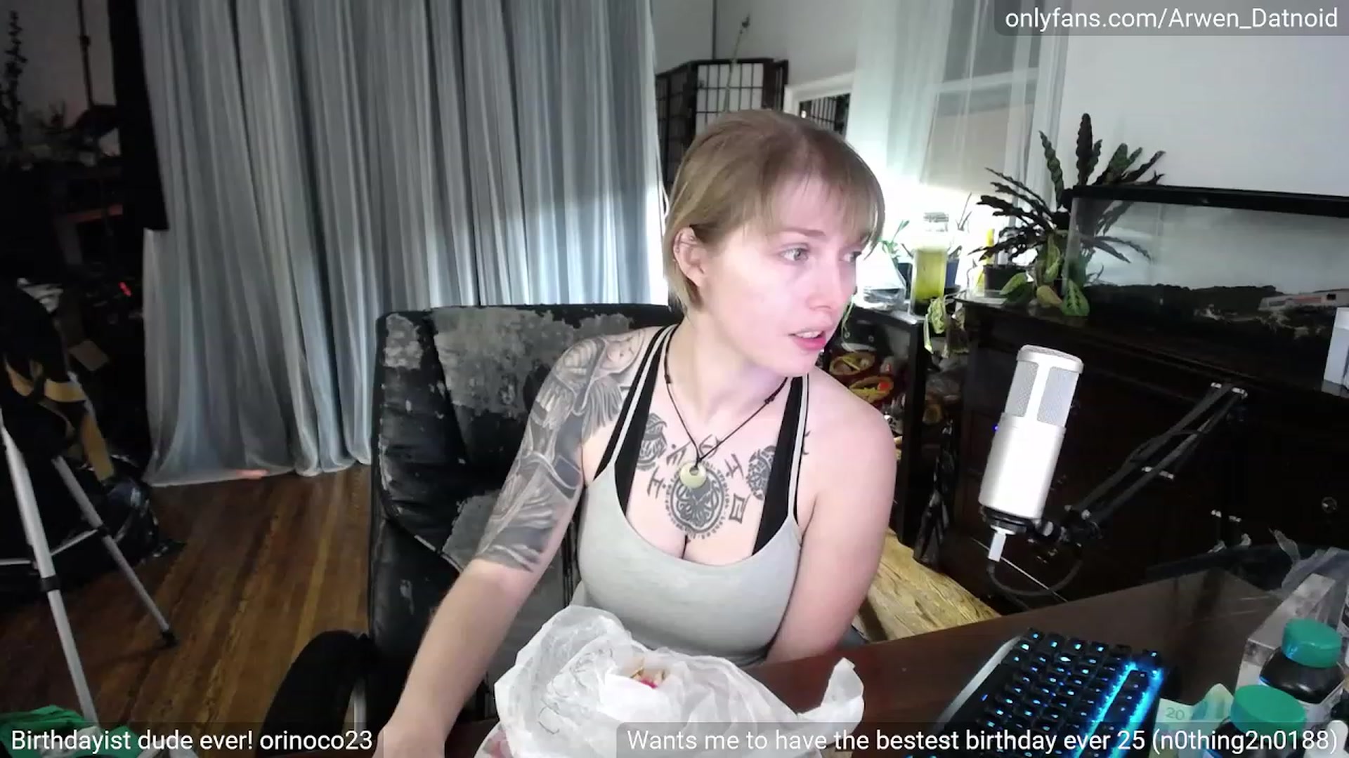 Gallery image thumbnail from Arwen_Datnoid's myfreecams stream on, 05/27/2023, 02:55 image 13 of 20