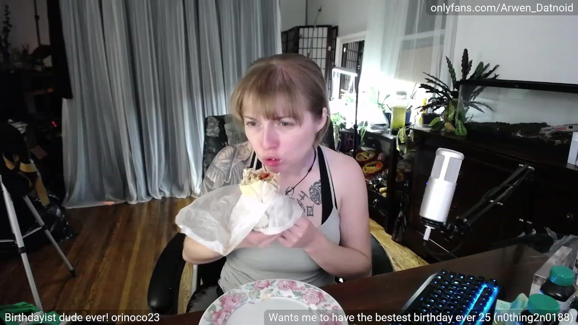 Gallery image thumbnail from Arwen_Datnoid's myfreecams stream on, 05/27/2023, 02:55 image 2 of 20
