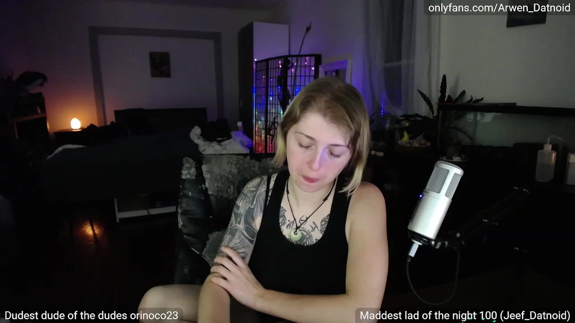 Gallery image thumbnail from Arwen_Datnoid's myfreecams stream on, 06/19/2023, 04:10 image 10 of 20
