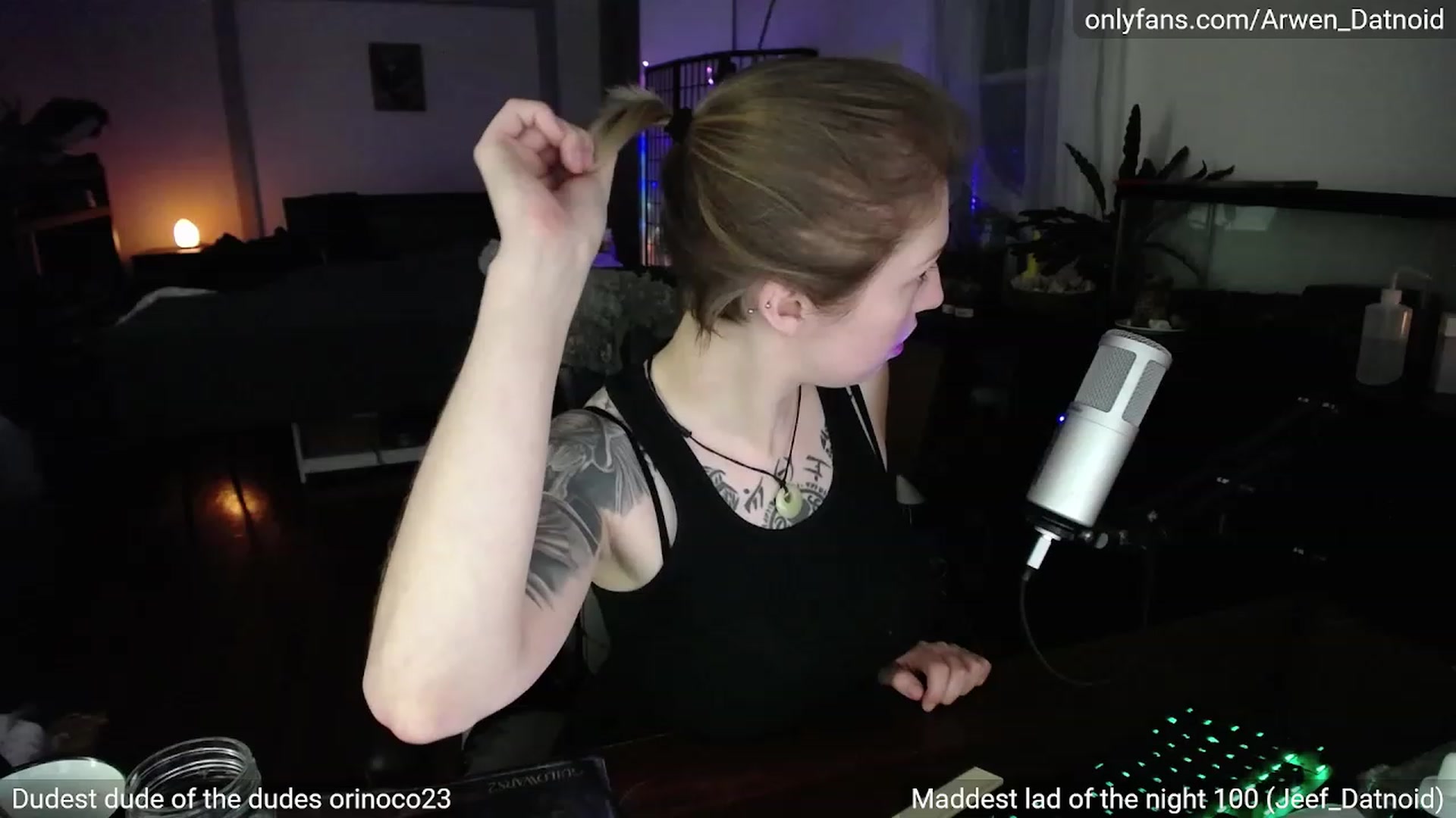 Gallery image thumbnail from Arwen_Datnoid's myfreecams stream on, 06/19/2023, 04:10 image 16 of 20