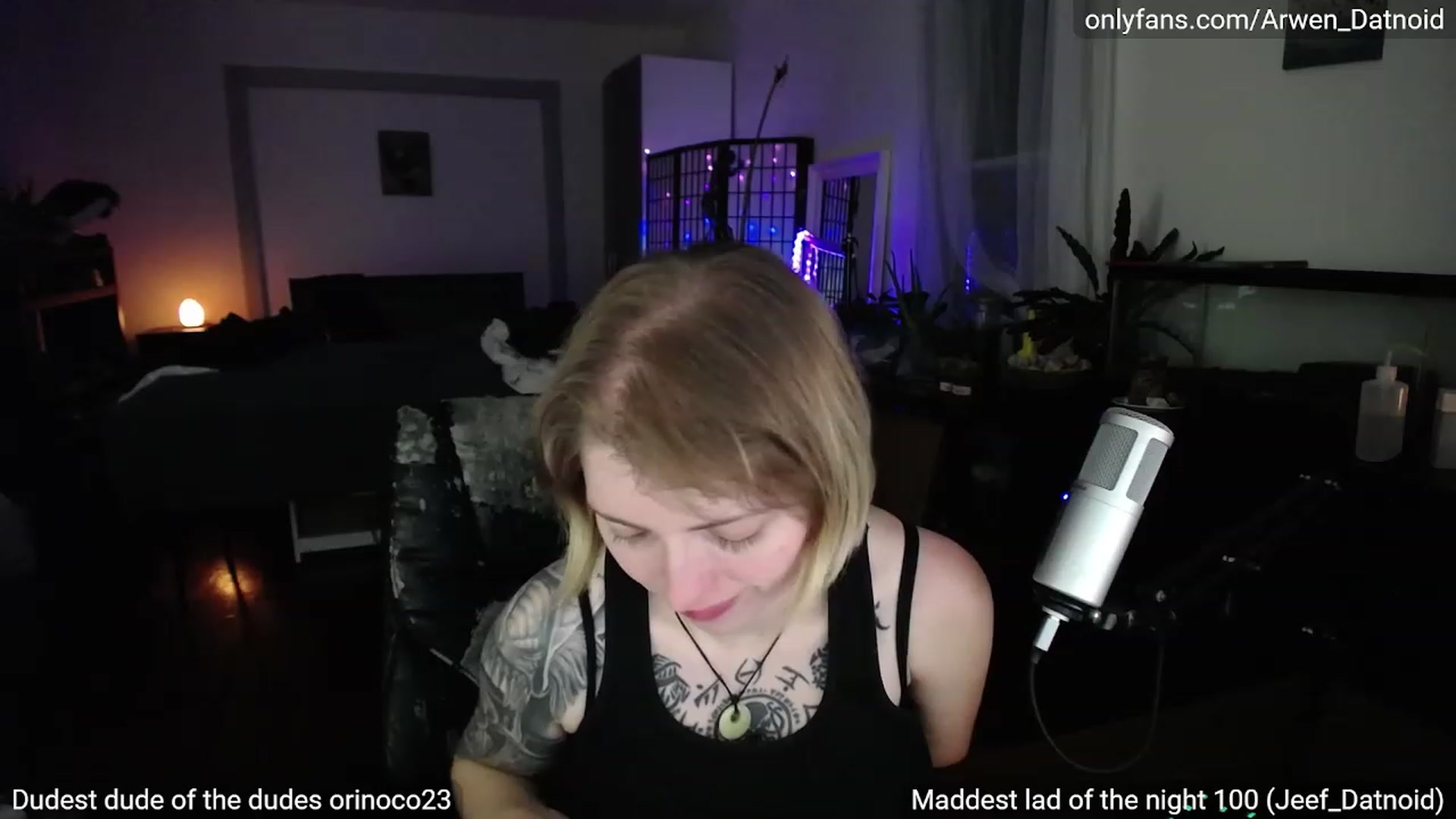 Gallery image thumbnail from Arwen_Datnoid's myfreecams stream on, 06/19/2023, 04:10 image 12 of 20